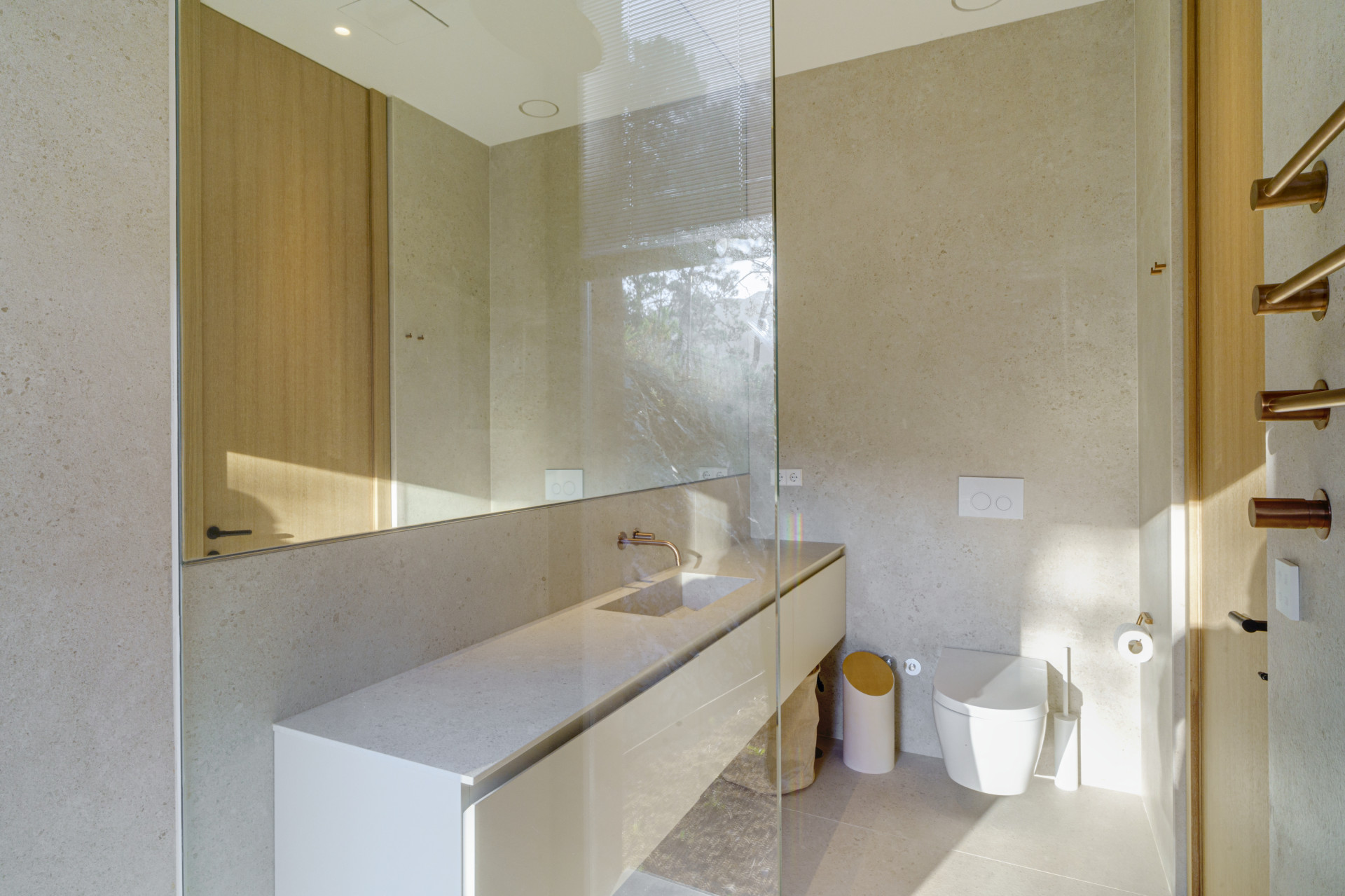 Exquisite Five-Bedroom Designer Villa with Panoramic Views in Monte Mayor, Benahavis — photo 26