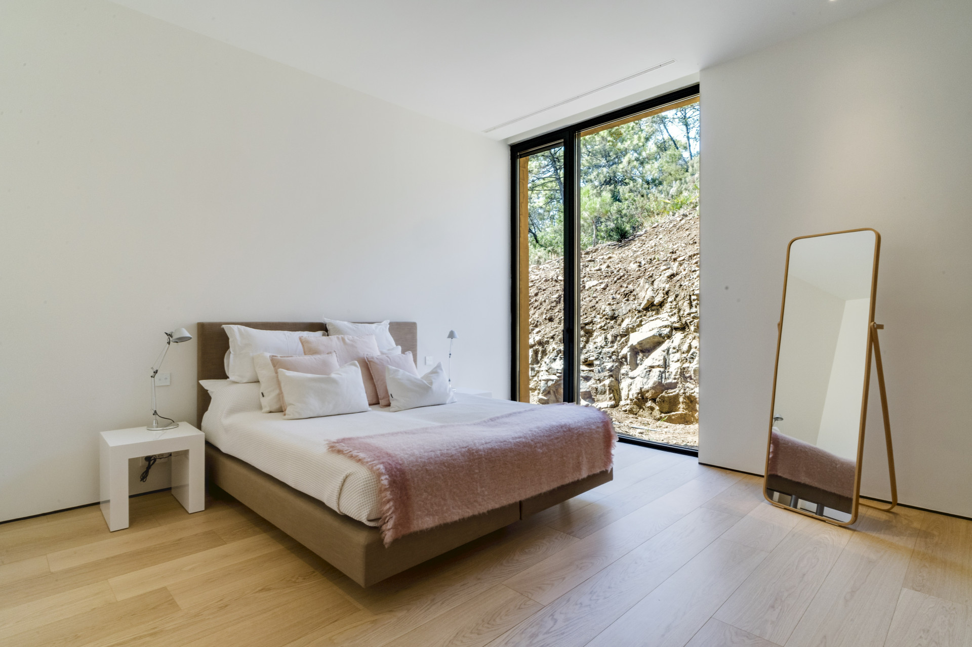Exquisite Five-Bedroom Designer Villa with Panoramic Views in Monte Mayor, Benahavis — photo 23