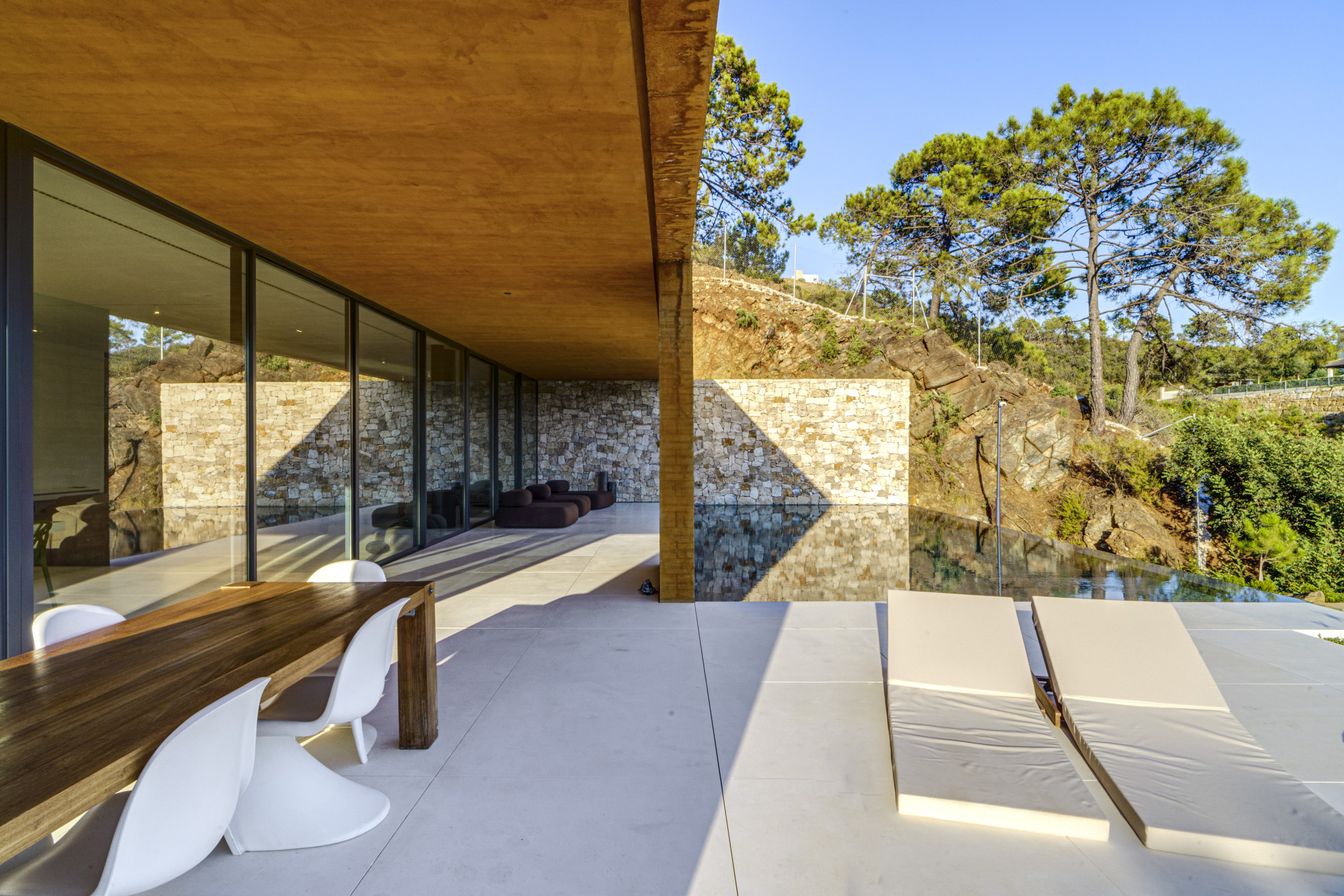Exquisite Five-Bedroom Designer Villa with Panoramic Views in Monte Mayor, Benahavis — photo 38