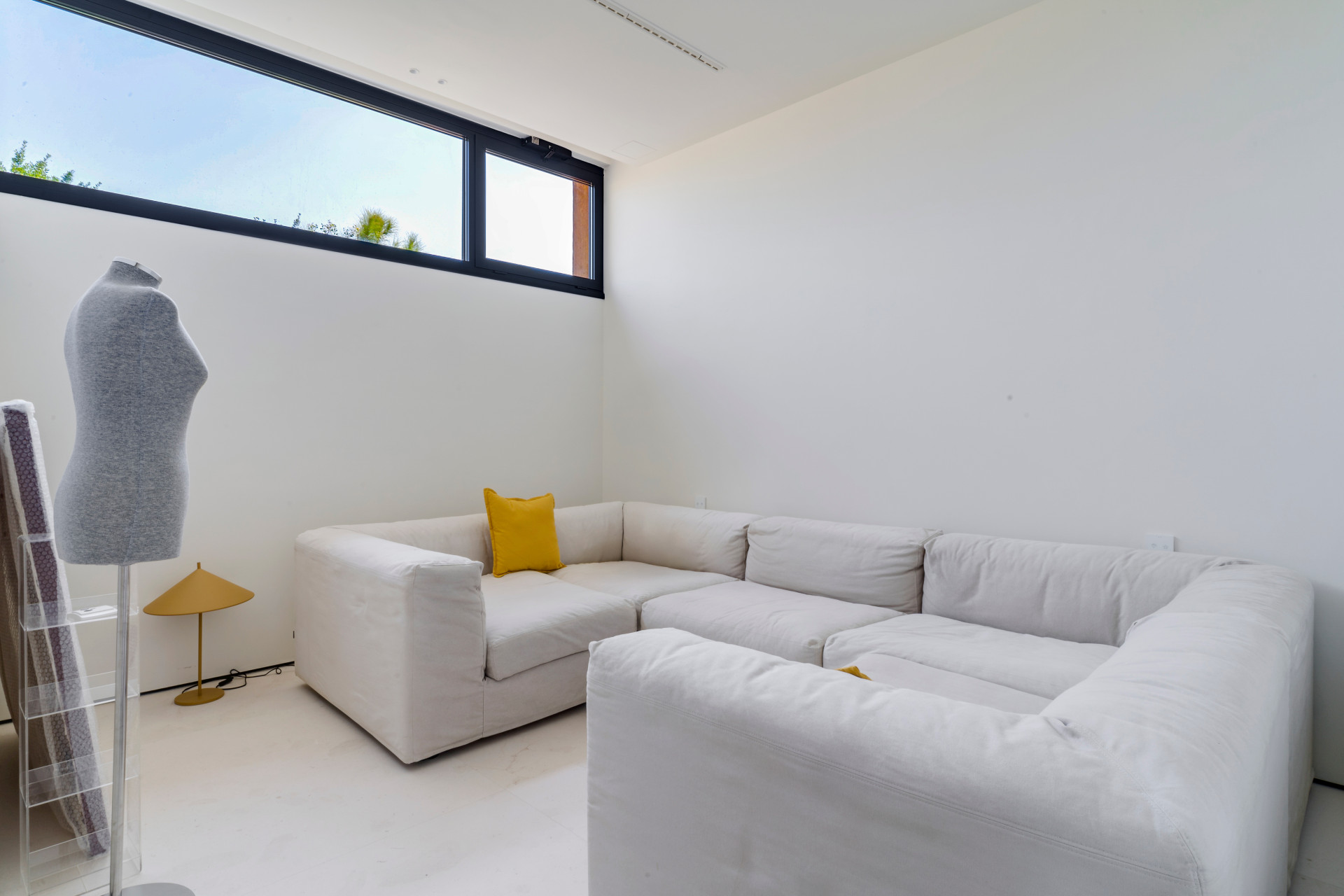 Exquisite Five-Bedroom Designer Villa with Panoramic Views in Monte Mayor, Benahavis — photo 33