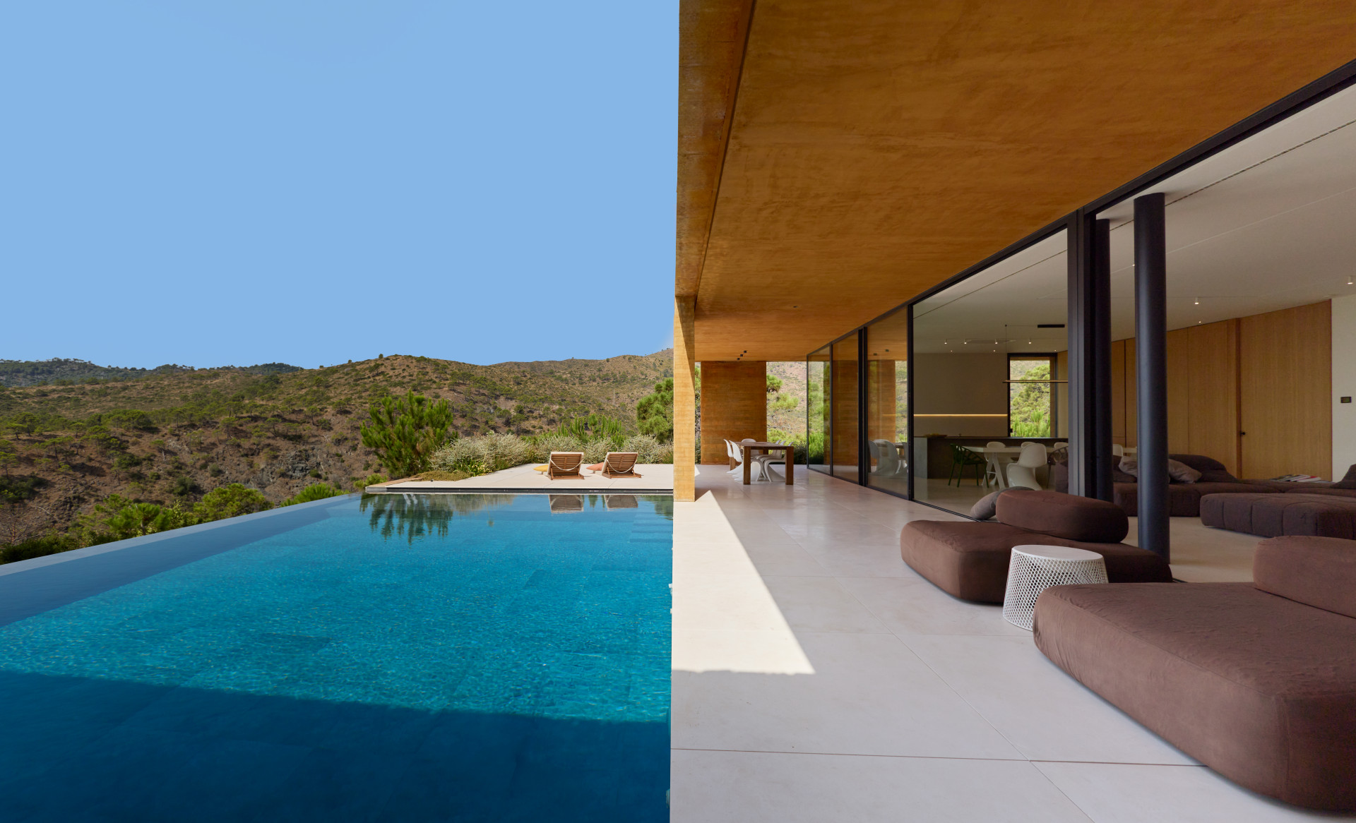 Exquisite Five-Bedroom Designer Villa mit Panoramablick auf Monte Mayor, Benahavis — Foto 2