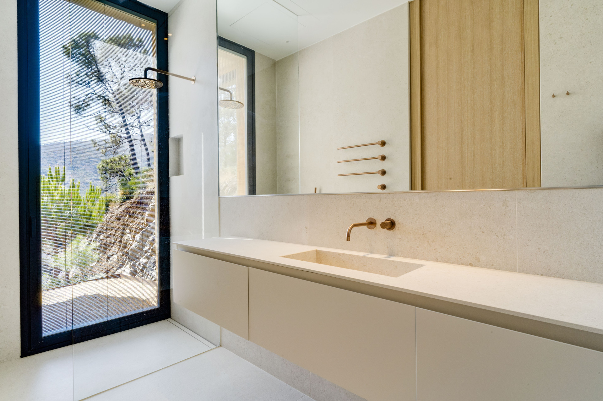Exquisite Five-Bedroom Designer Villa with Panoramic Views in Monte Mayor, Benahavis — photo 21