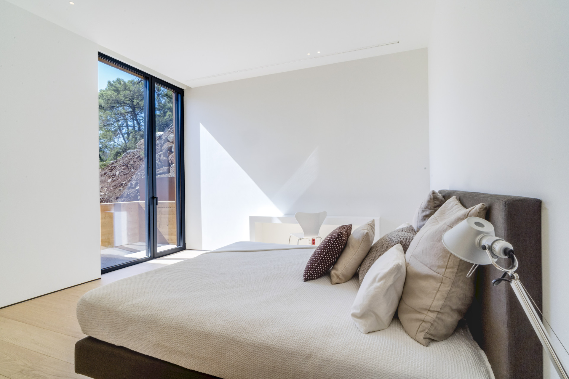 Exquisite Five-Bedroom Designer Villa with Panoramic Views in Monte Mayor, Benahavis — photo 25