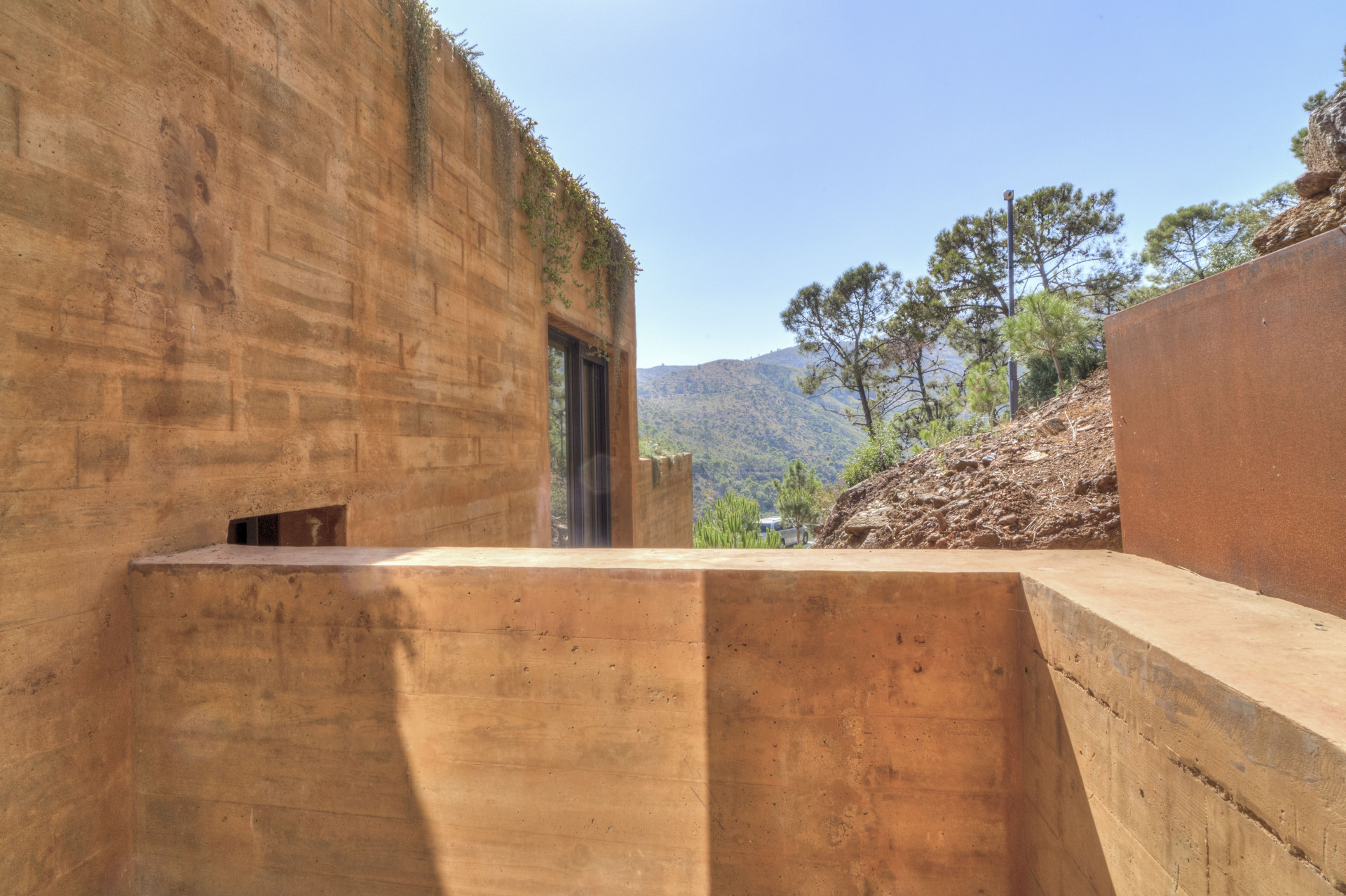 Exquisite Five-Bedroom Designer Villa with Panoramic Views in Monte Mayor, Benahavis — photo 40