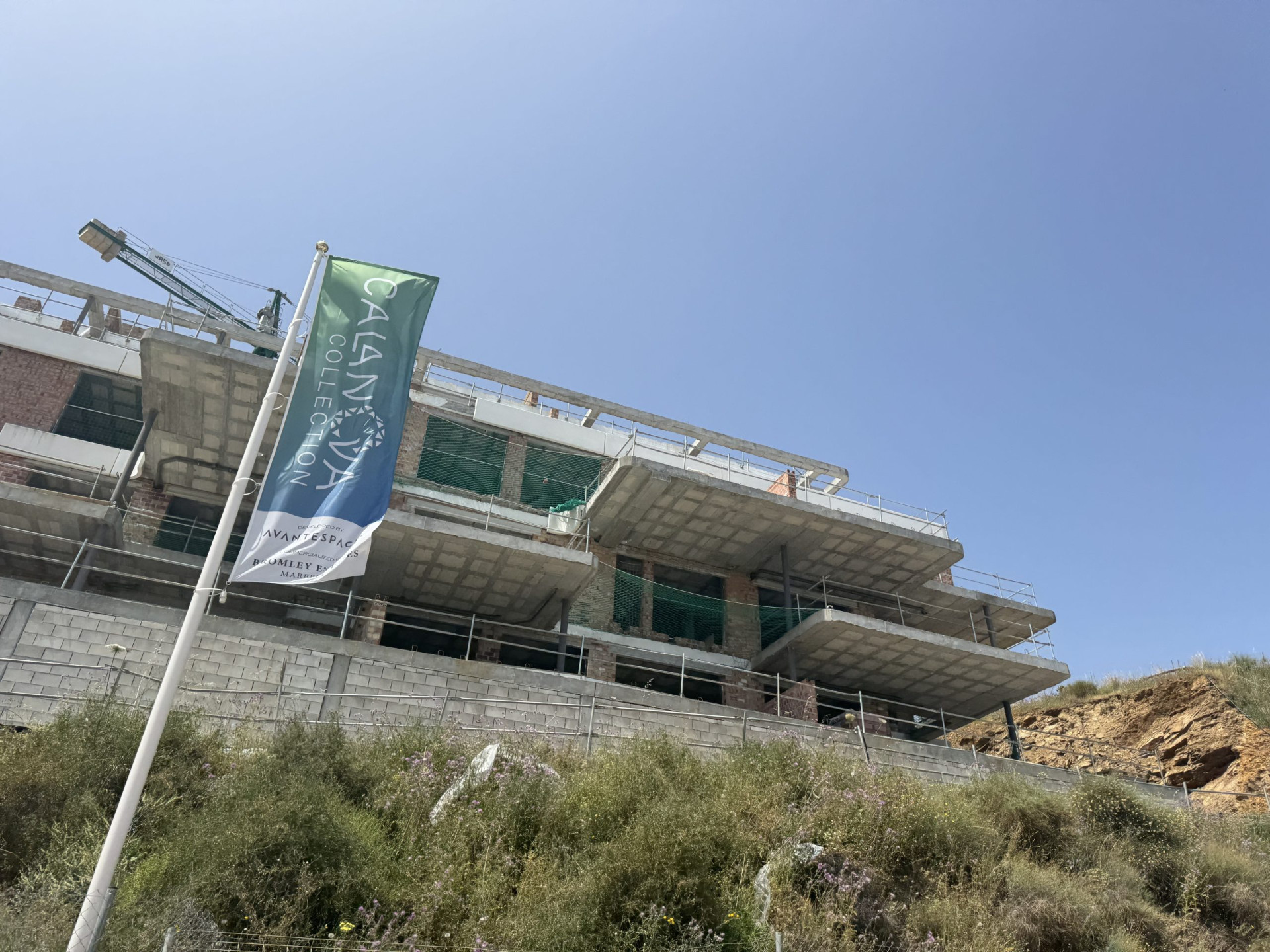 Luxurious New-Build Apartment with Expansive Terrace and Private Garden in Mijas Costa — photo 19