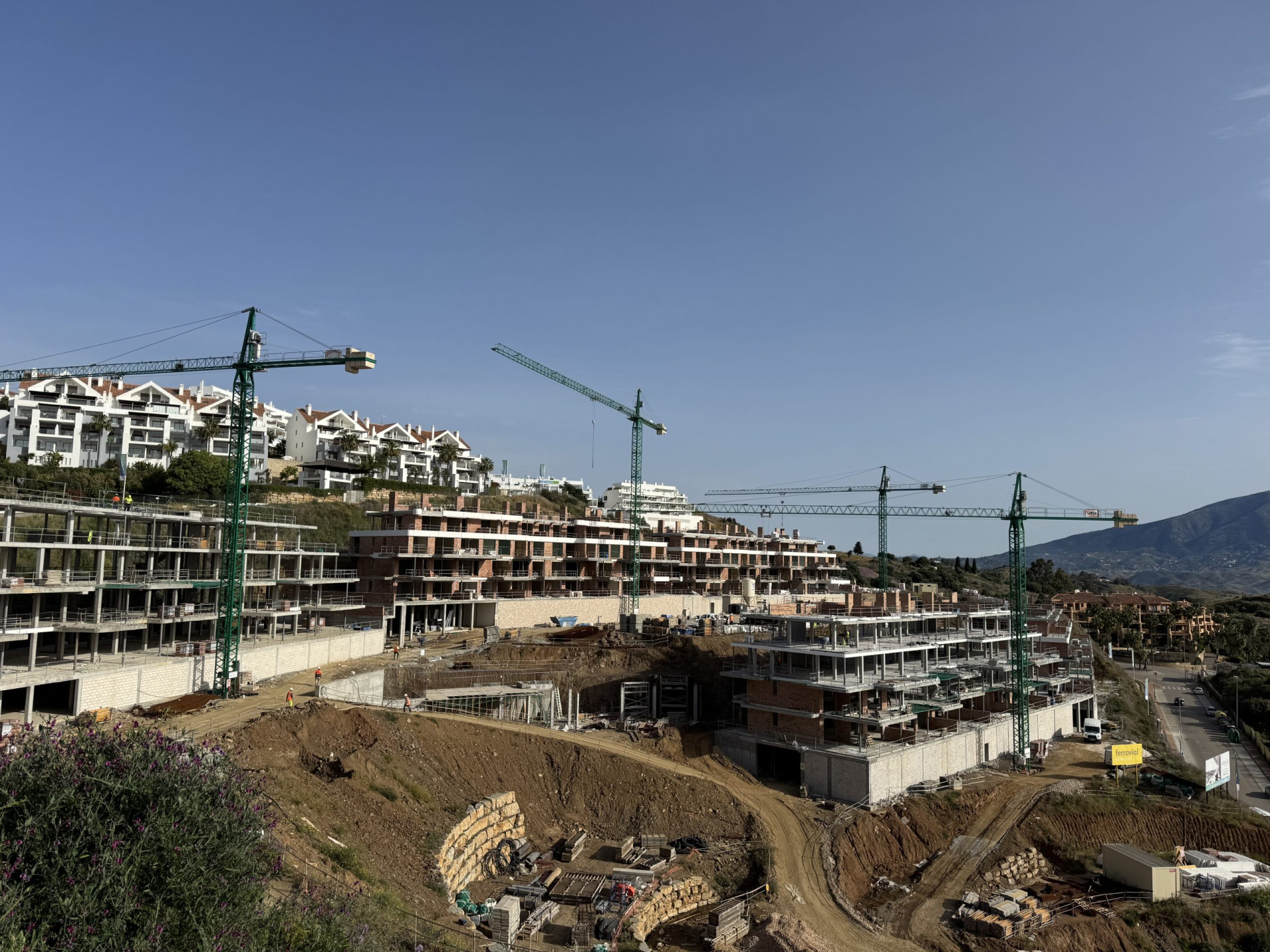 Luxurious New-Build Apartment with Expansive Terrace and Private Garden in Mijas Costa — photo 18
