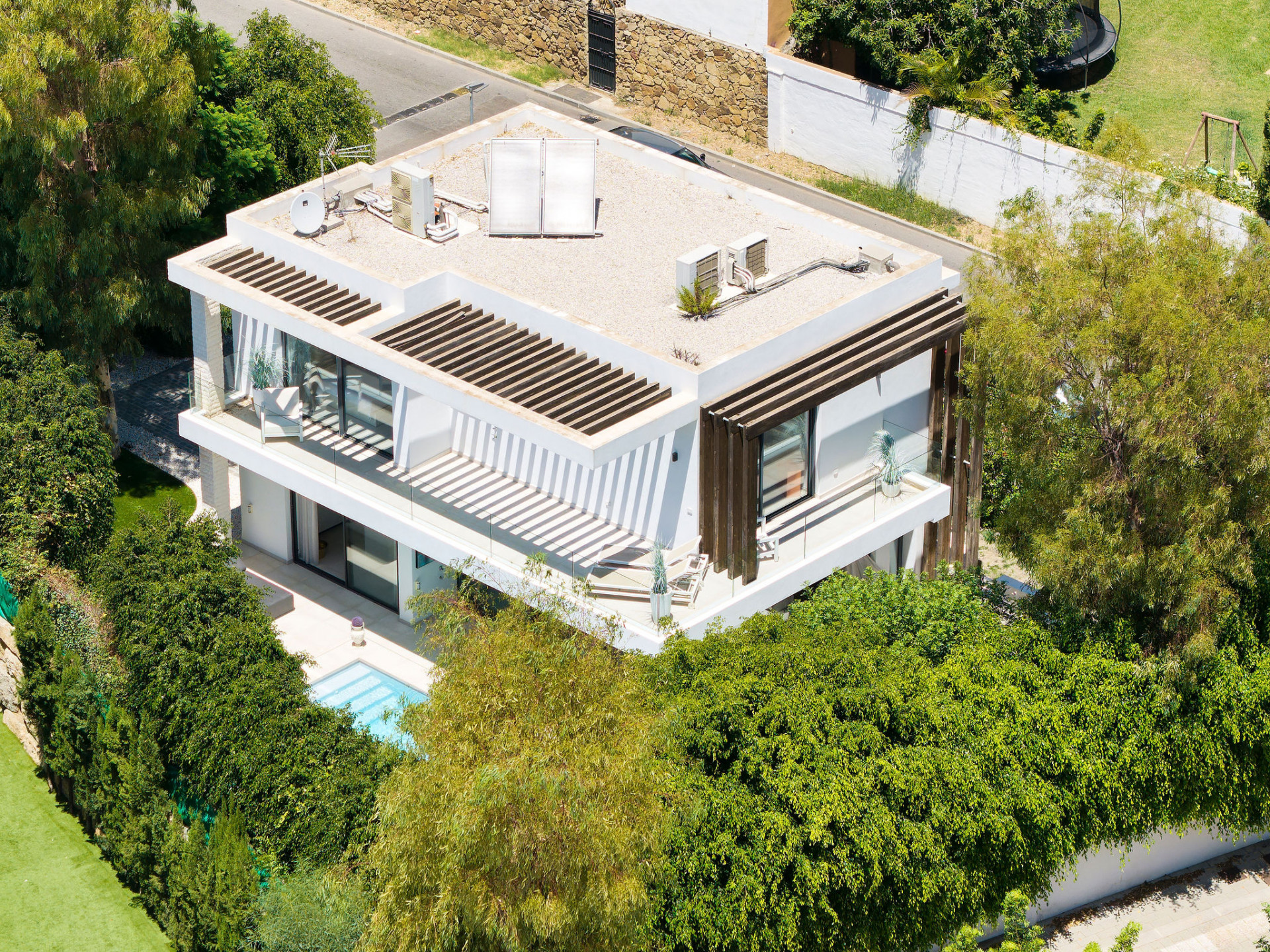 Moderne Villa mit vier Schlafzimmern in Arboleda, Estepona Ost — Foto 30