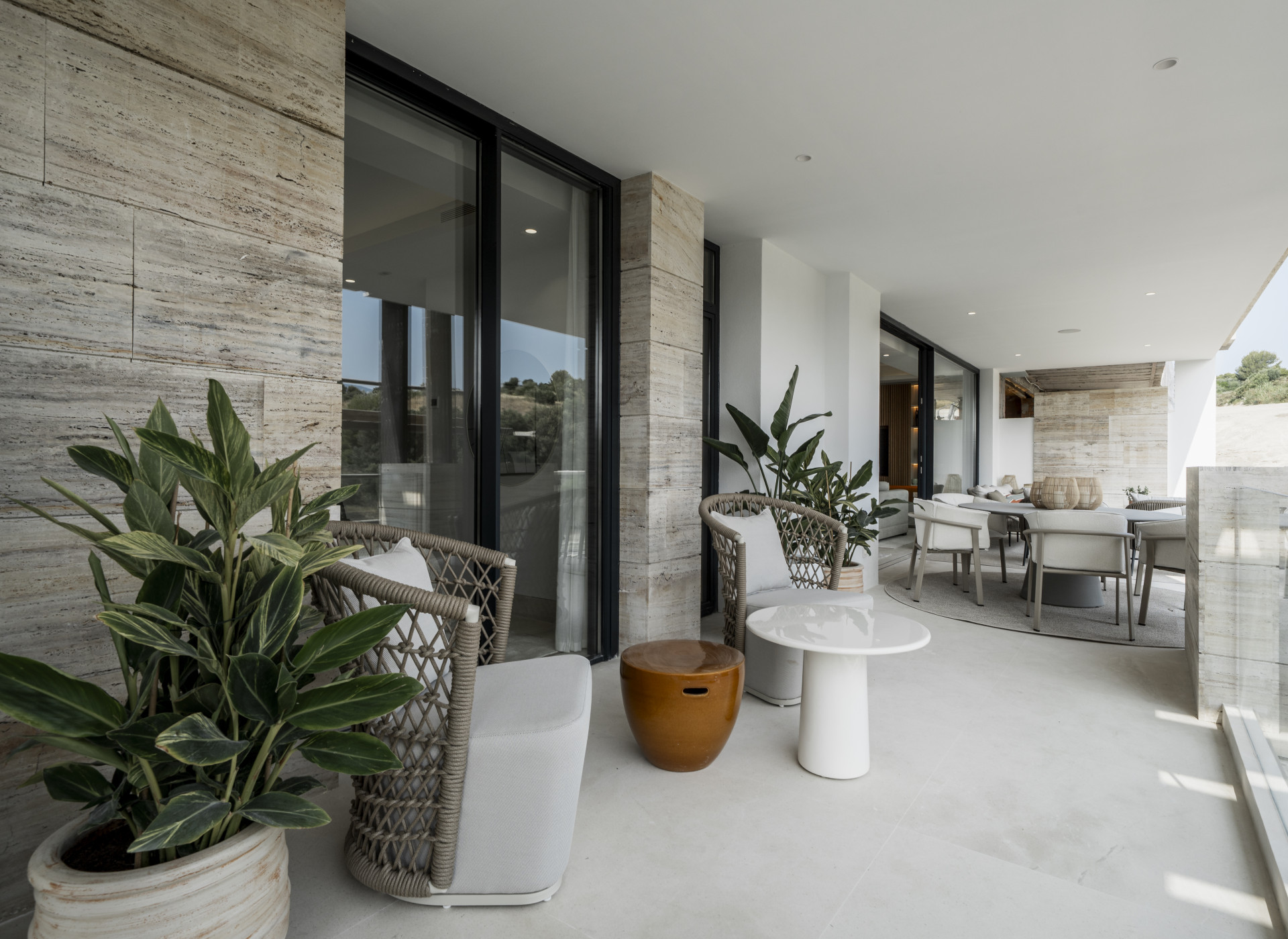 Apartamento en planta baja de lujo con vistas al jardín privado y a la montaña panorámica en Aloha, Marbella — foto 23