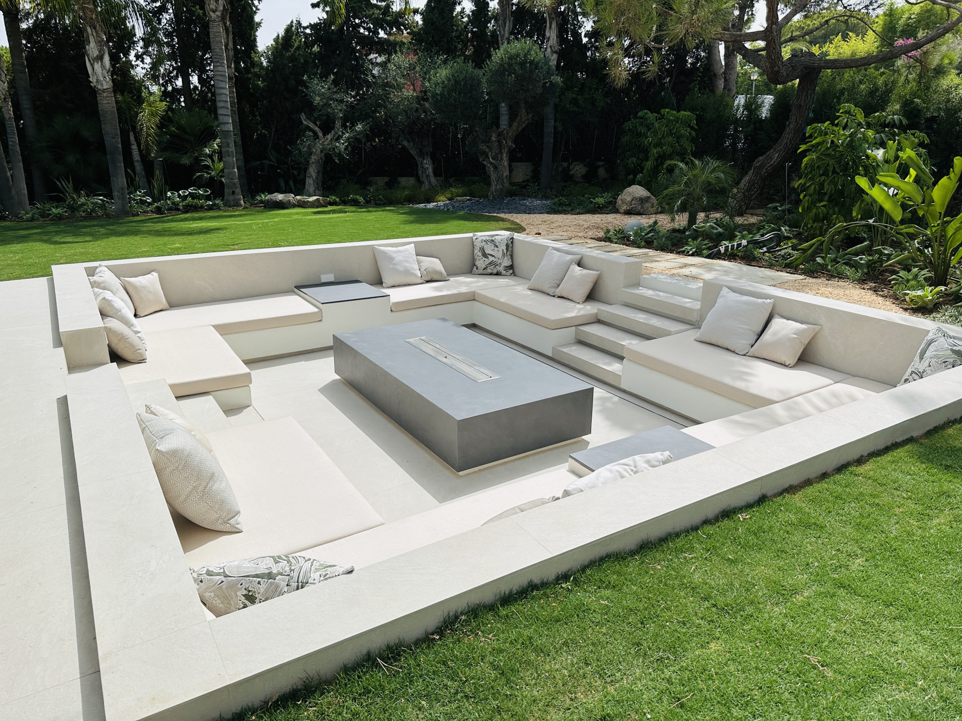 Exquisite moderne Villa in Gated Hacienda Las Chapas, Marbella Ost — Foto 29