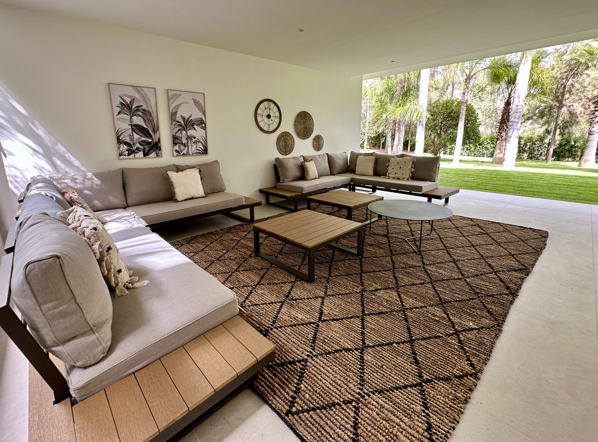 Exquisite moderne Villa in Gated Hacienda Las Chapas, Marbella Ost — Foto 26