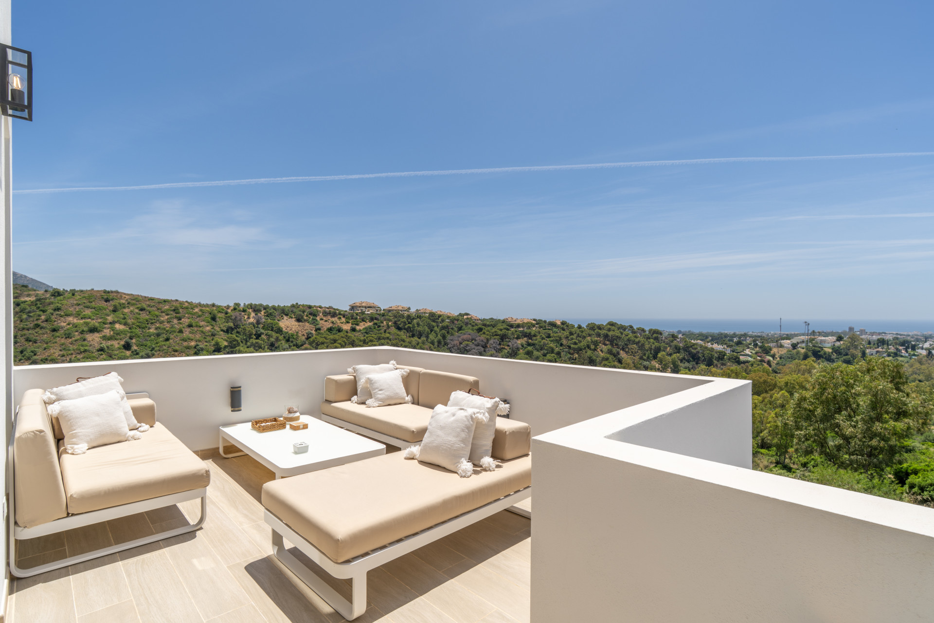 Exquisite mediterrane Villa in Las Lomas de Nueva Andalucia mit Panoramablick — Foto 39