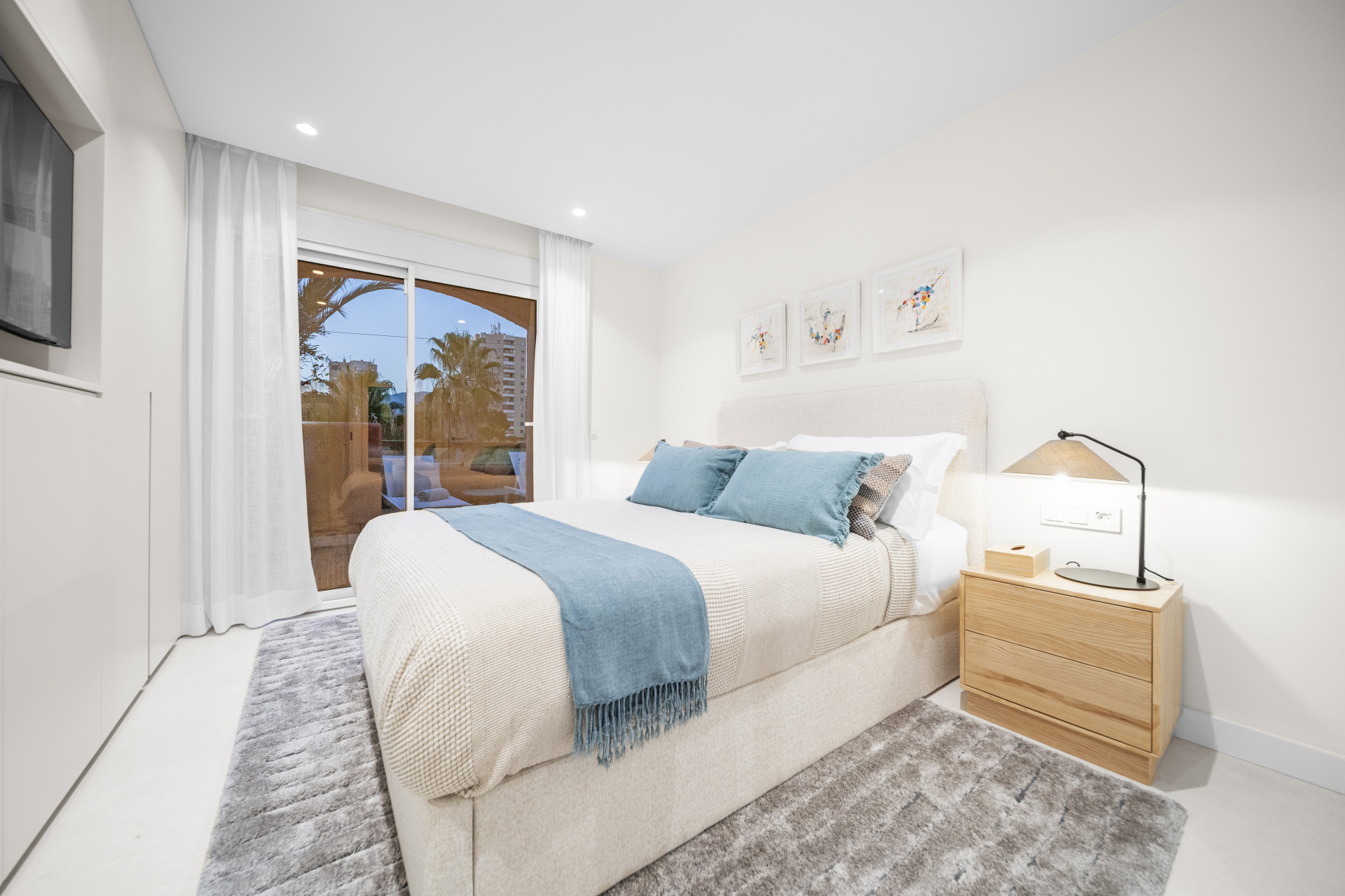 Turnkey Luxus 3-Schlafzimmer-Stadthaus in El Palmeral, Nueva Andalucia — Foto 35