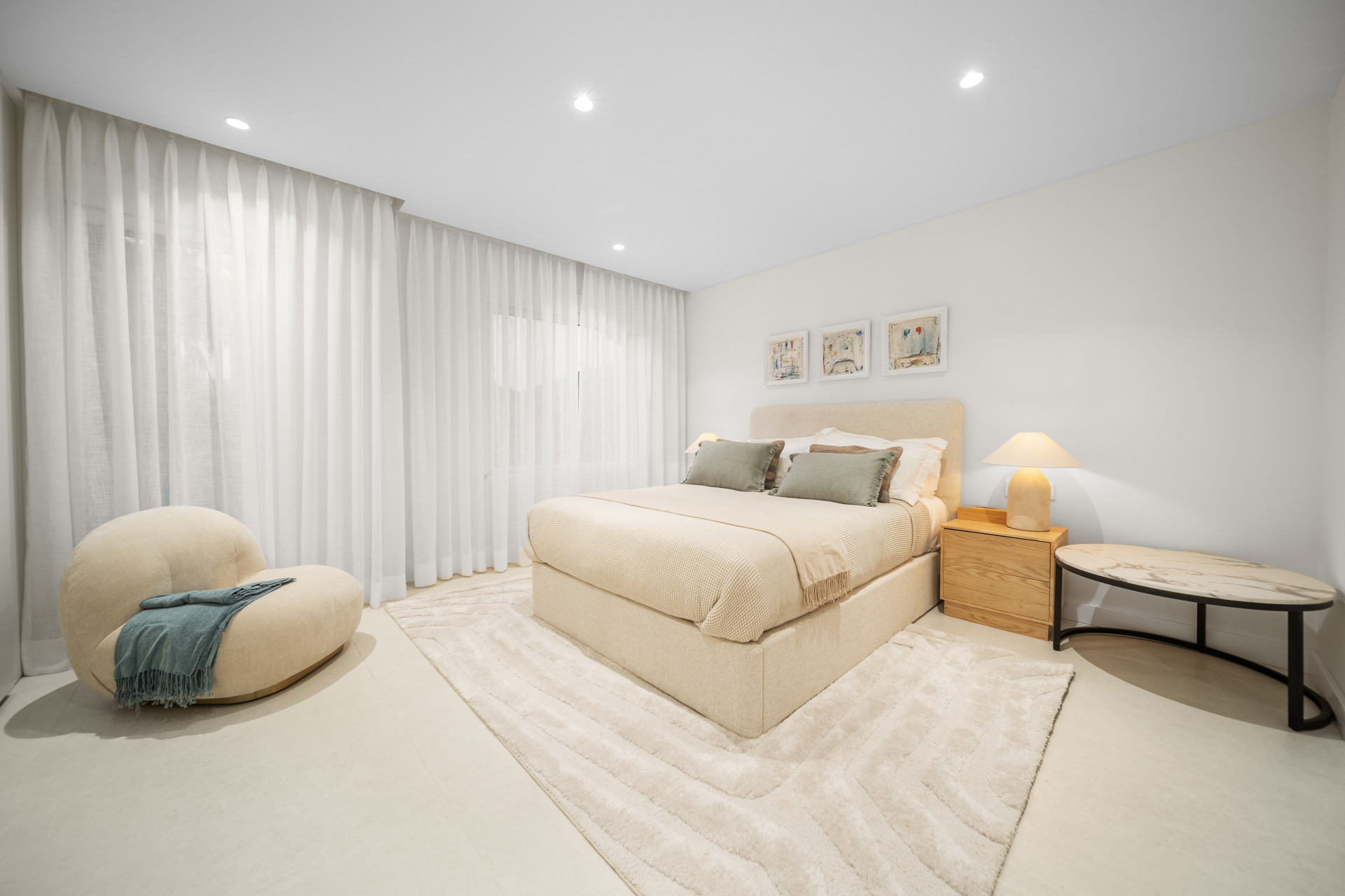 Turnkey Luxus 3-Schlafzimmer-Stadthaus in El Palmeral, Nueva Andalucia — Foto 34