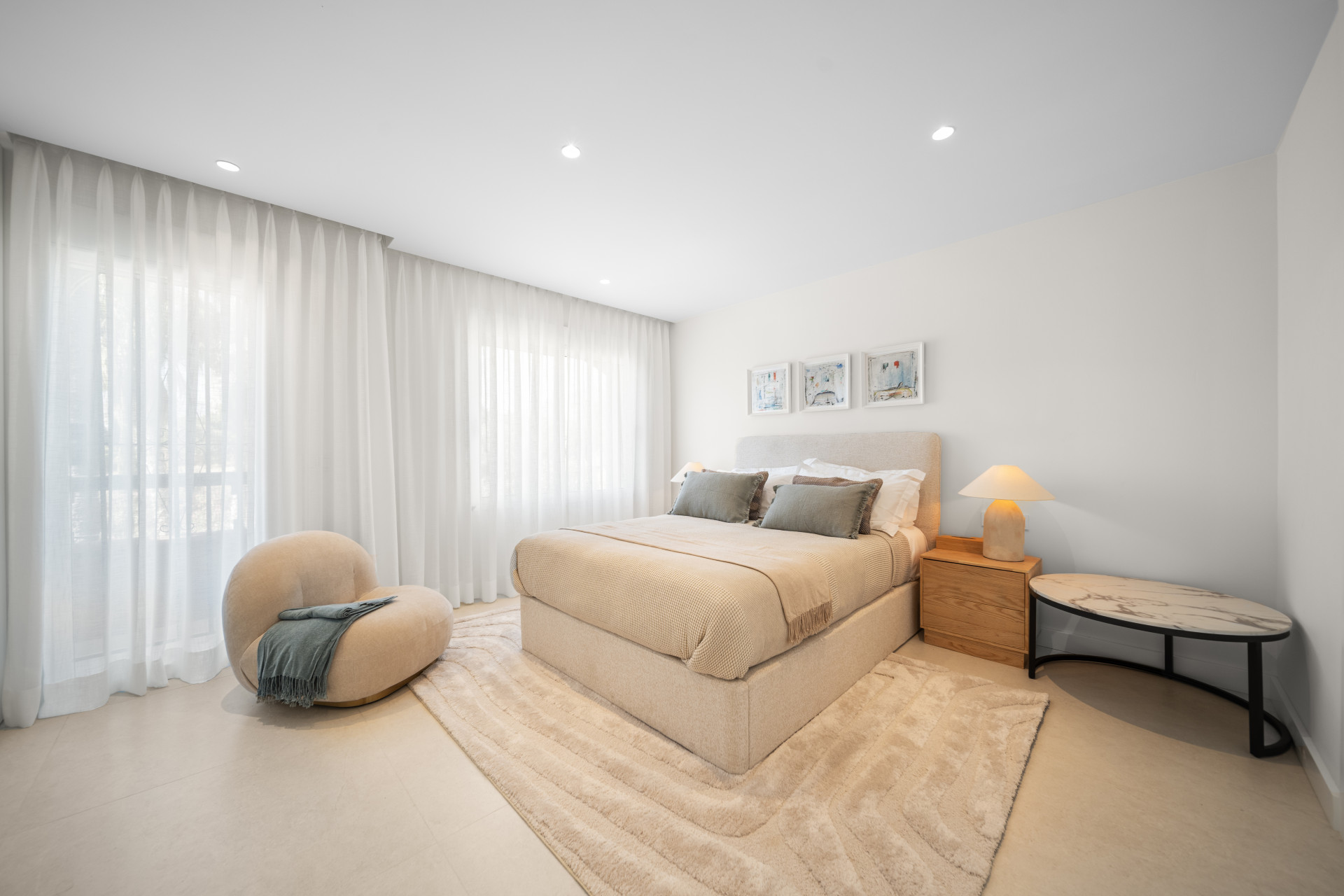 Turnkey Luxus 3-Schlafzimmer-Stadthaus in El Palmeral, Nueva Andalucia — Foto 17