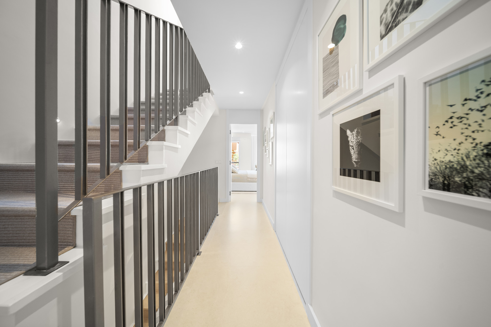 Turnkey Luxus 3-Schlafzimmer-Stadthaus in El Palmeral, Nueva Andalucia — Foto 21