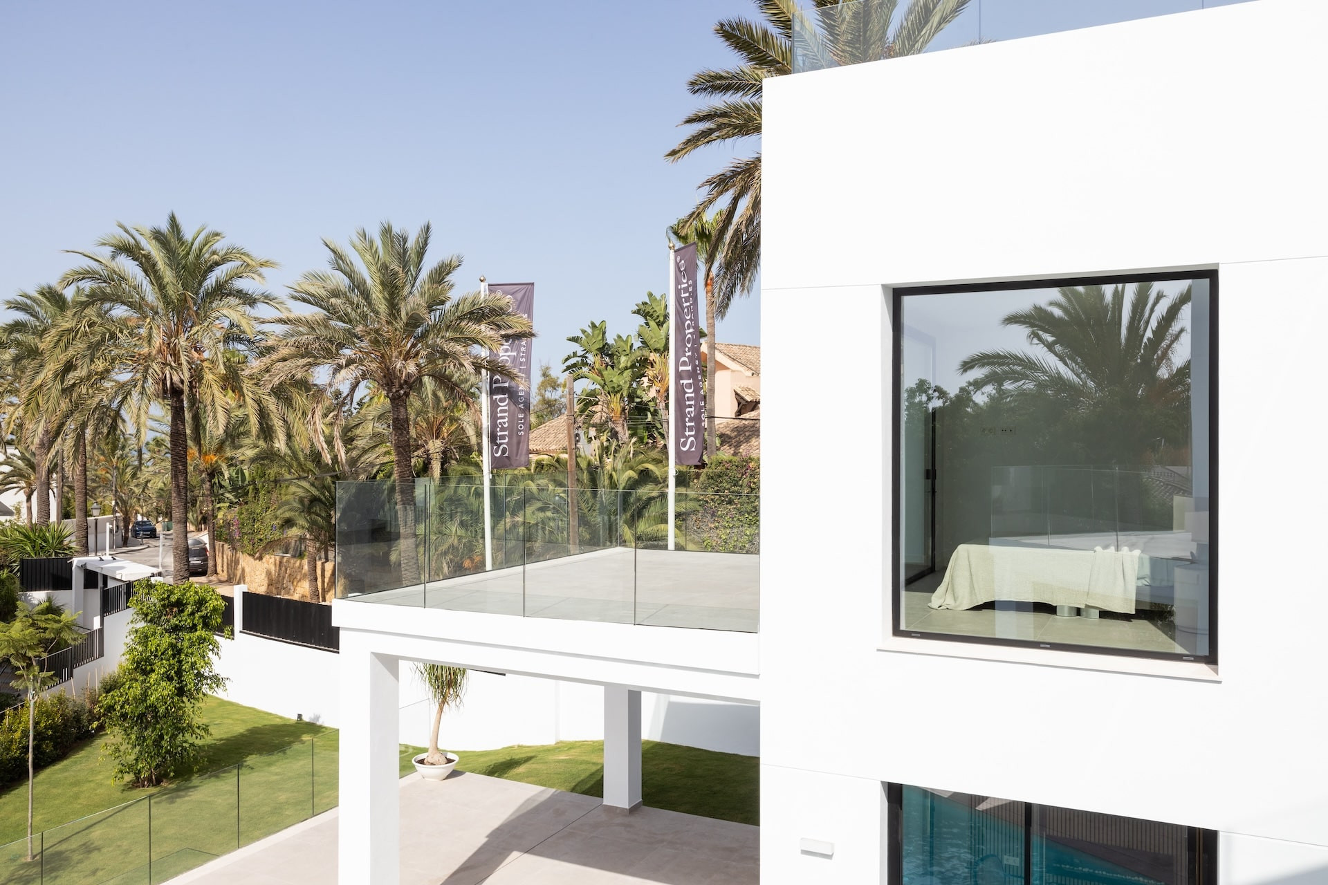 Stunning Villa with Panoramic Views in Marbesa Close to the Beach — photo 18
