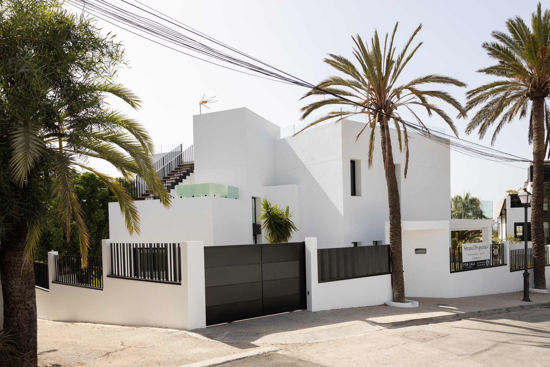 Stunning Villa with Panoramic Views in Marbesa Close to the Beach — photo 17