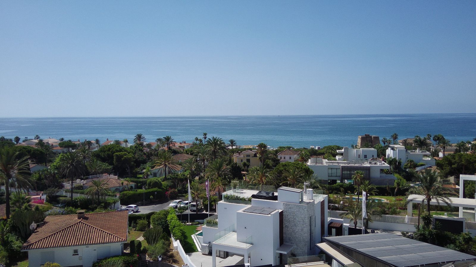 Stunning Villa with Panoramic Views in Marbesa Close to the Beach — photo 21