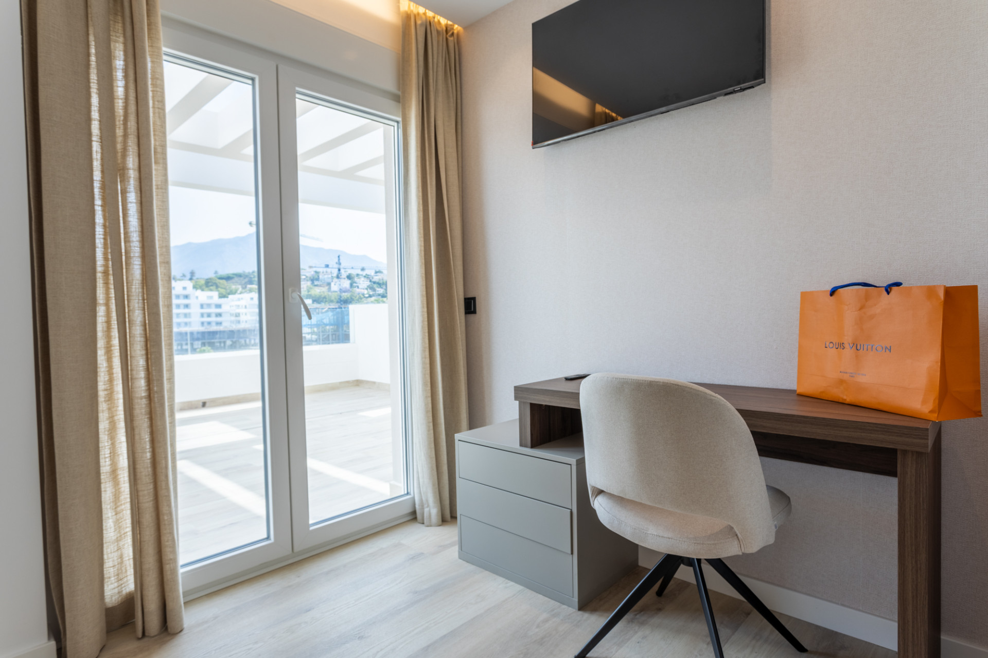 Luxurious Four-Bedroom Corner Penthouse in Nueva Andalucia, Marbella — photo 16