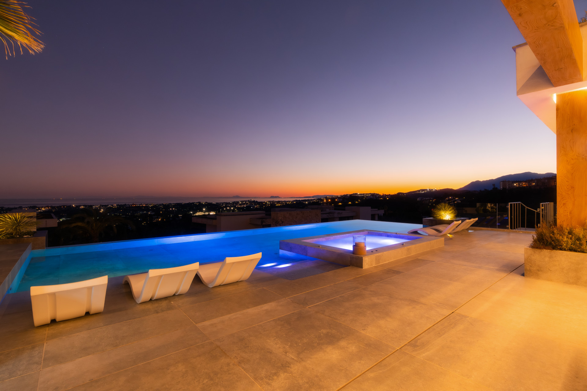Exquisite Villa mit 6 Schlafzimmern mit atemberaubendem Panoramablick in Benahavis — Foto 28