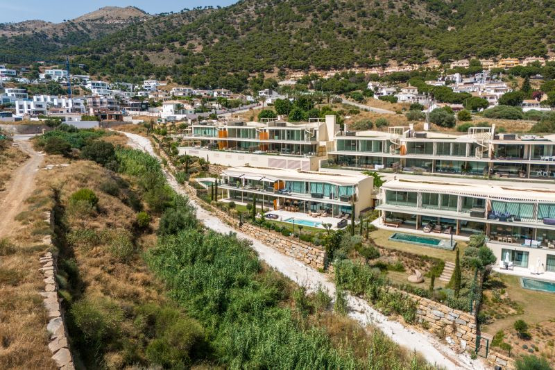 Luxurious Ground Floor Apartment with Private Pool and Panoramic Views in El Higueron — photo 20