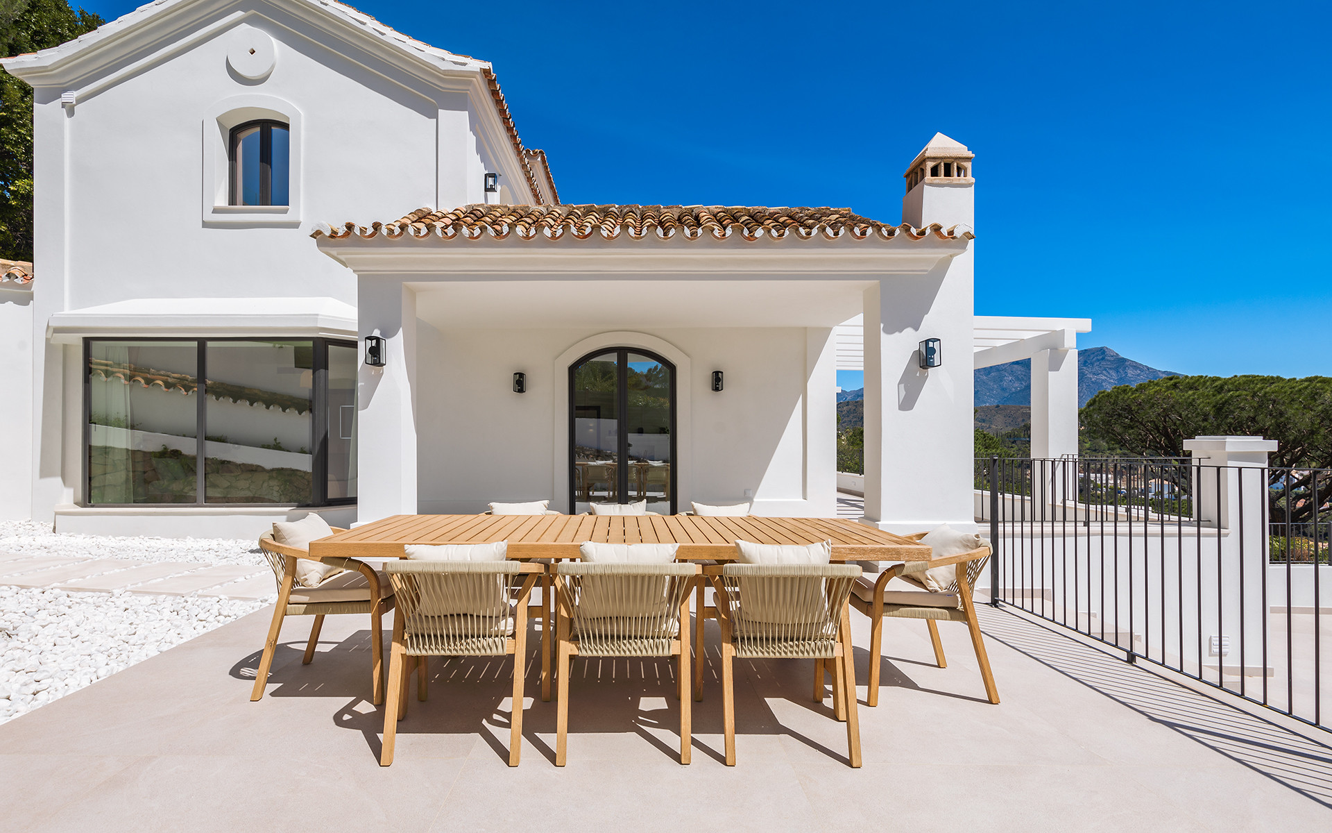 Atemberaubende voll renovierte Luxusvilla in El Madroñal mit Meerblick — Foto 29