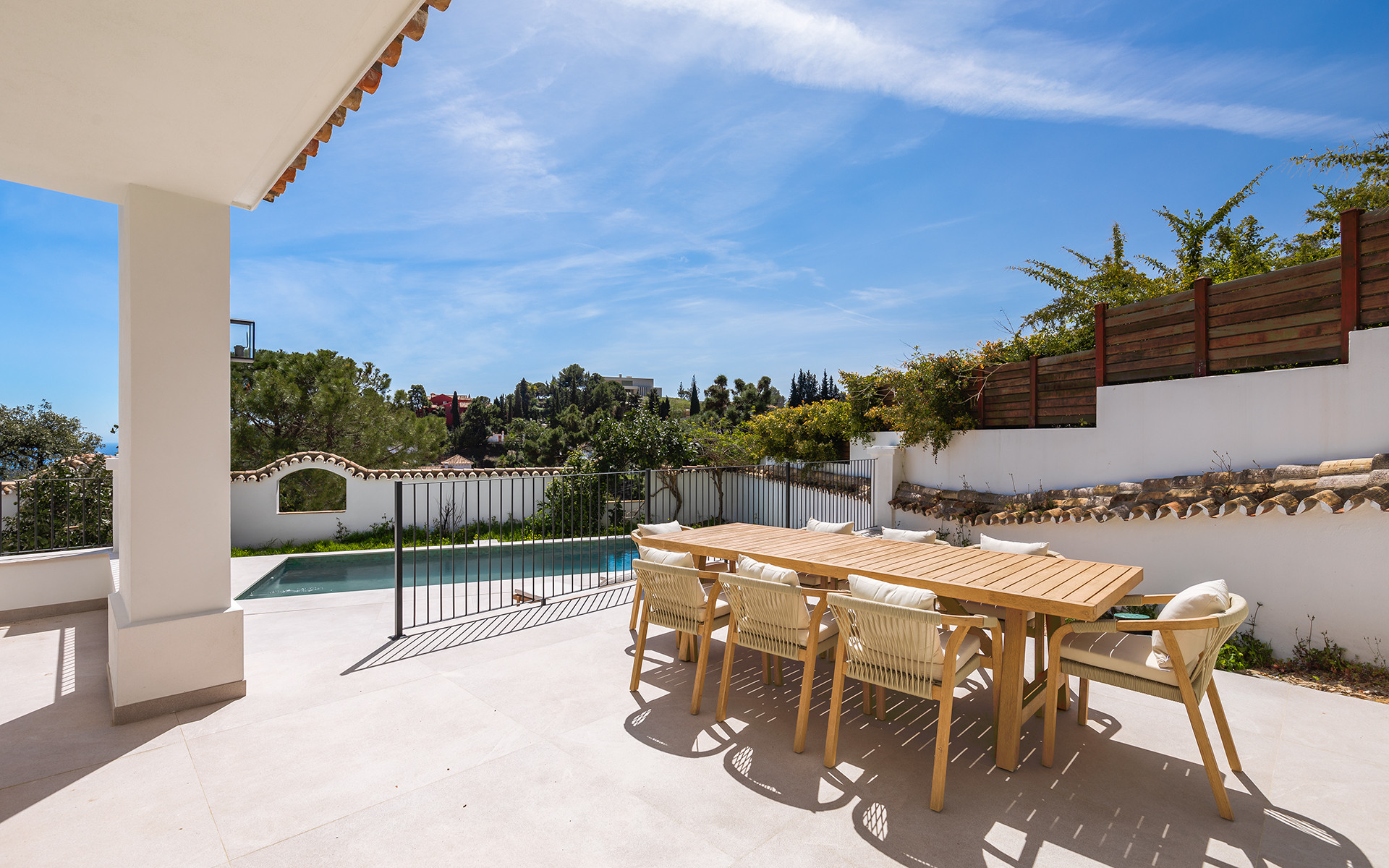 Atemberaubende voll renovierte Luxusvilla in El Madroñal mit Meerblick — Foto 24