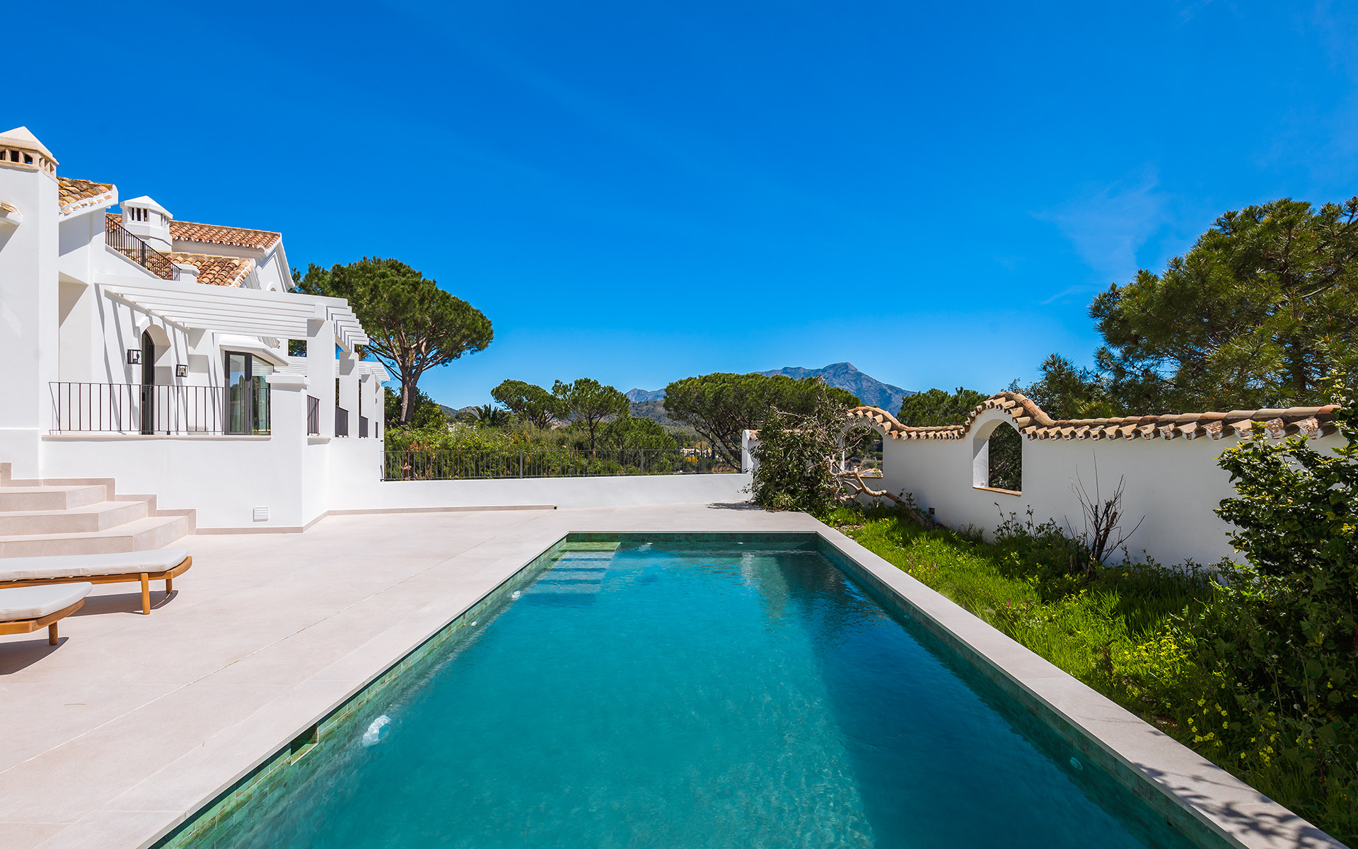 Atemberaubende voll renovierte Luxusvilla in El Madroñal mit Meerblick — Foto 28