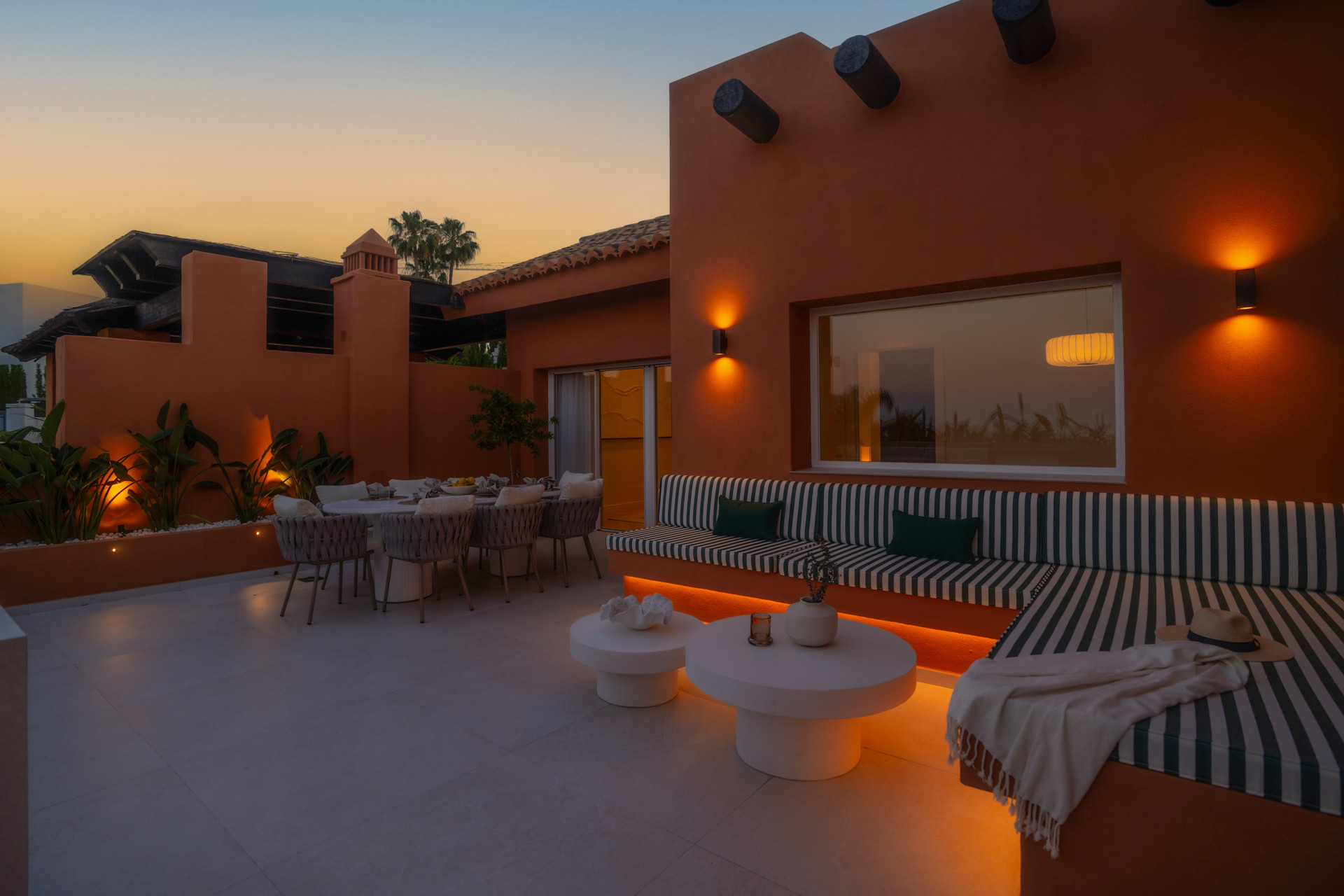 Elegant Duplex Penthouse with Panoramic Views in Nueva Andalucia — photo 28