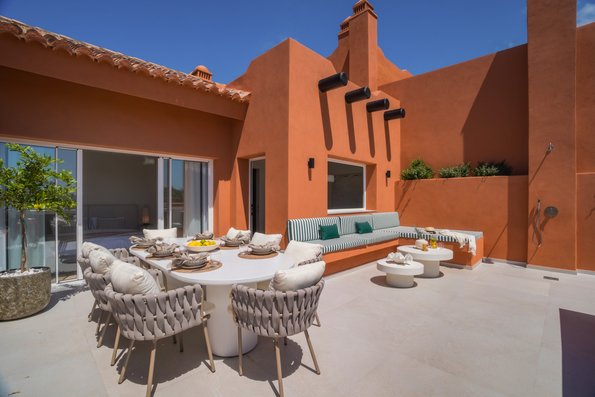 Elegant Duplex Penthouse with Panoramic Views in Nueva Andalucia — photo 20