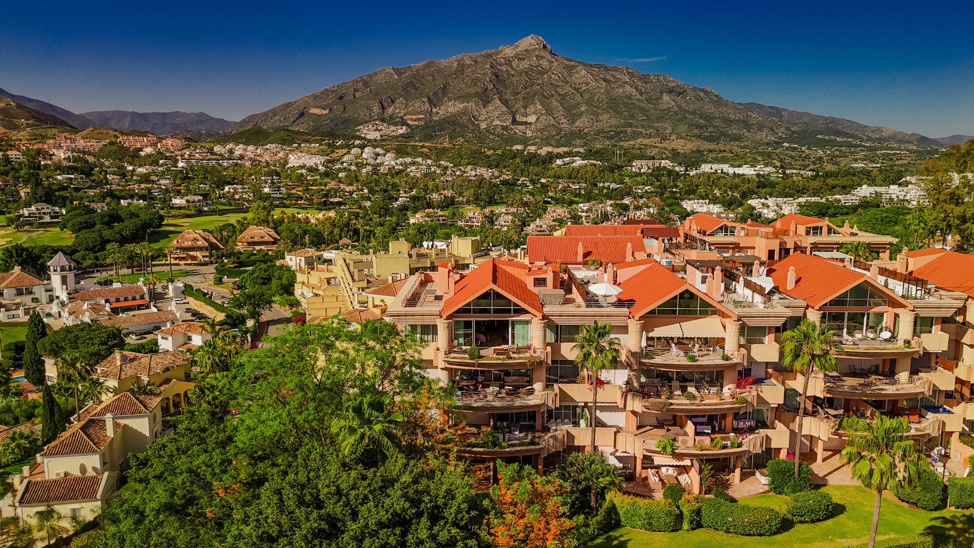 Apartamento recientemente reformado en planta baja en Magna Marbella, Nueva Andalucia — foto 31
