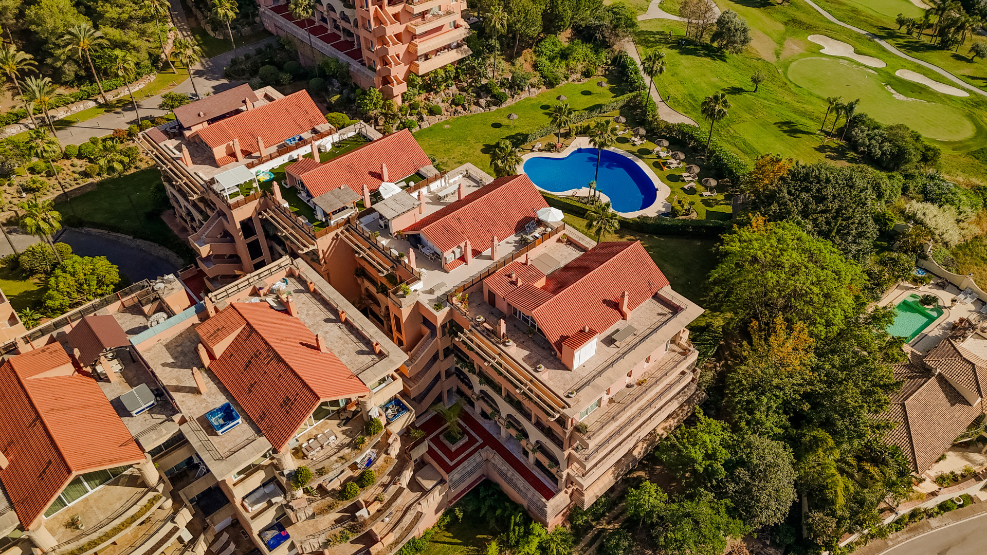 Apartamento recientemente reformado en planta baja en Magna Marbella, Nueva Andalucia — foto 32