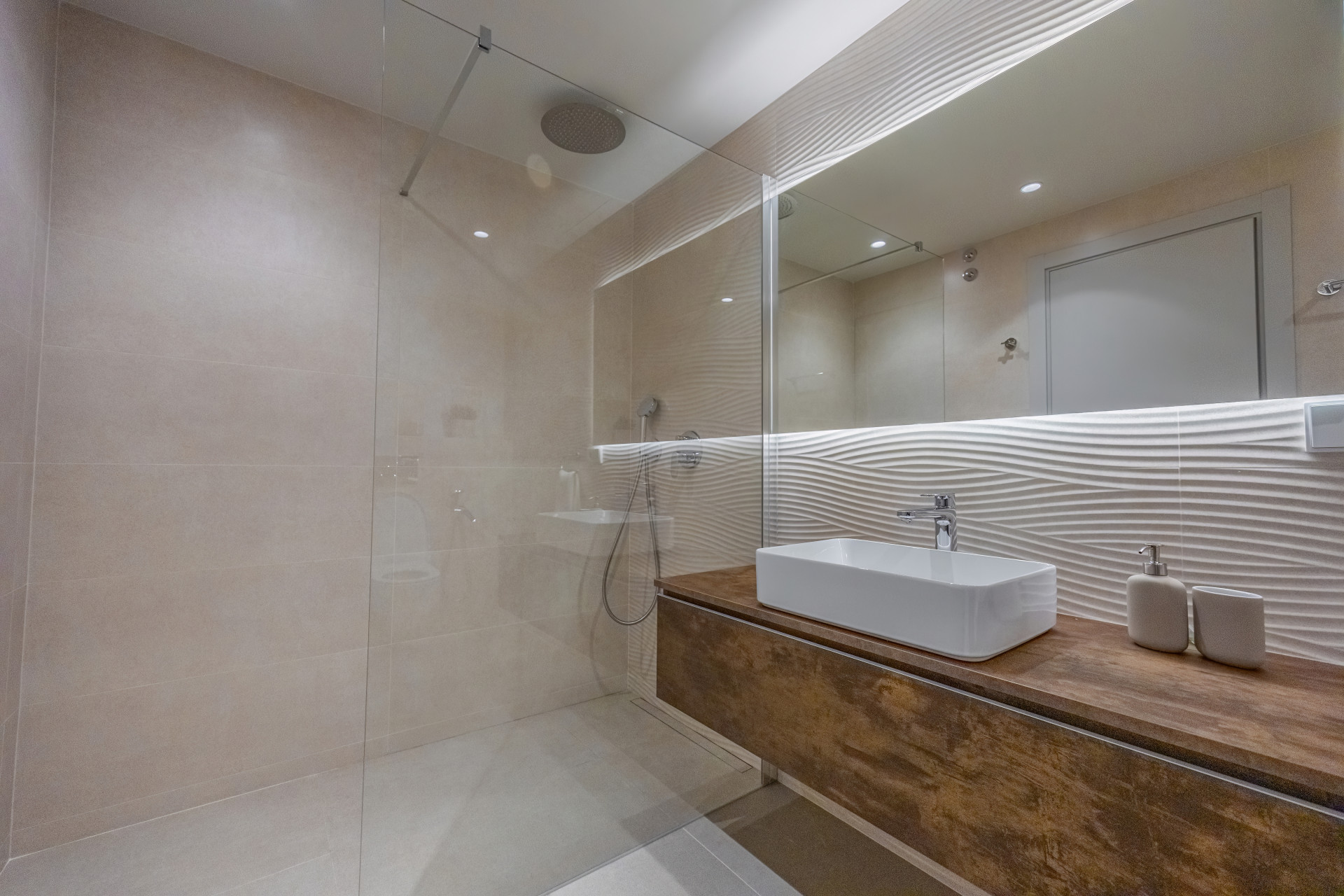 Apartamento recientemente reformado en planta baja en Magna Marbella, Nueva Andalucia — foto 23