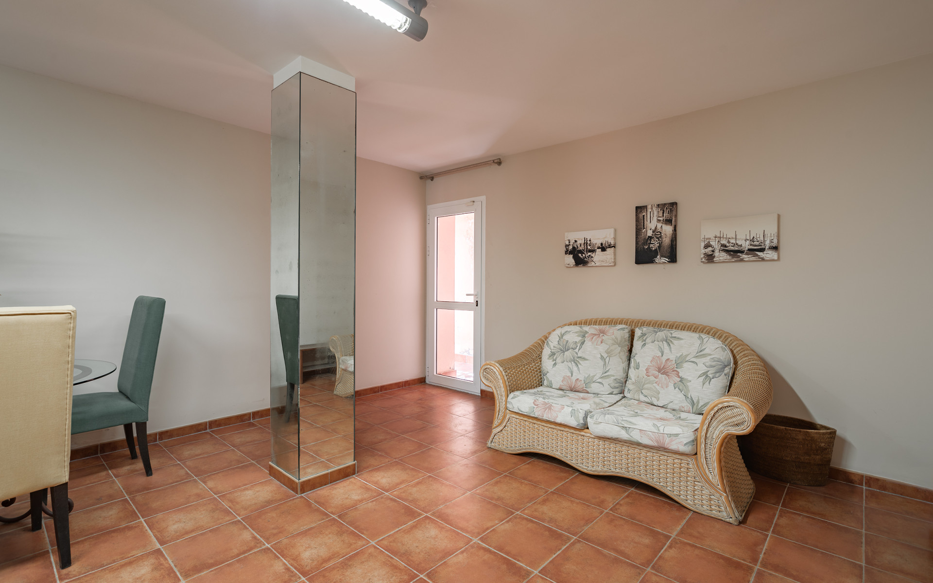 Villa frente a la playa con vistas panorámicas al mar en Estepona Este — foto 18