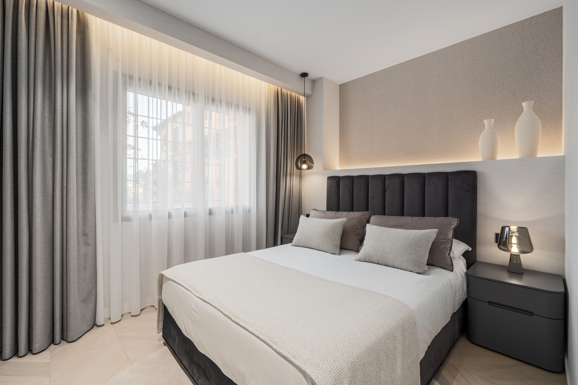 Lujoso Apartamento de cuatro dormitorios con vistas panorámicas en Les Belvederes, Marbella — foto 17