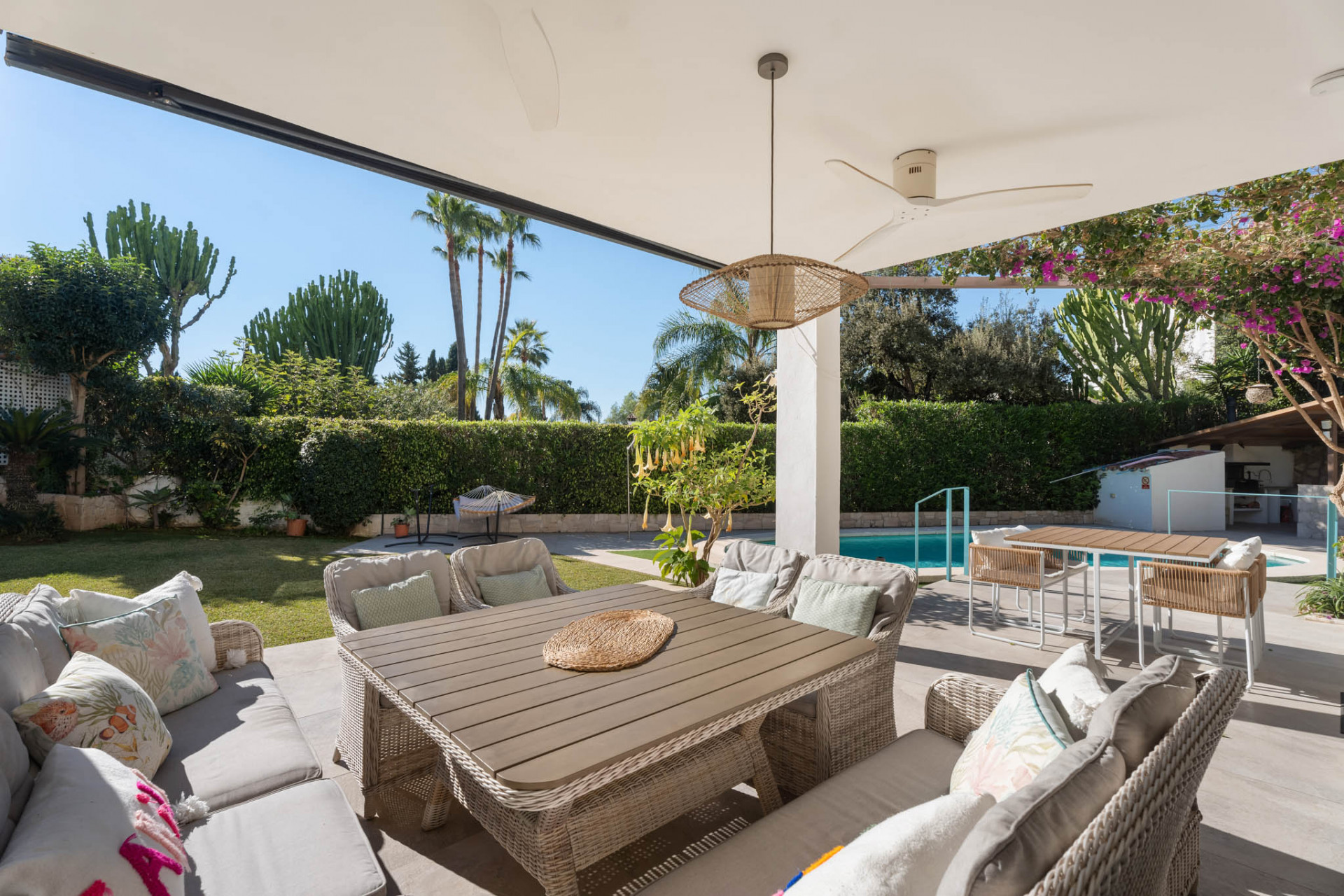 Charmante Familienvilla mit Prime Lage in El Rosario, Marbella Ost — Foto 25