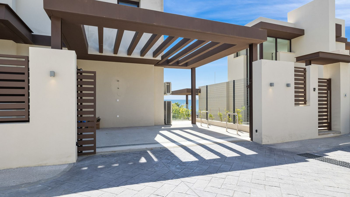 Luxury Newly Built Villa with Panoramic Sea Views in Benahavis, Malaga — photo 23