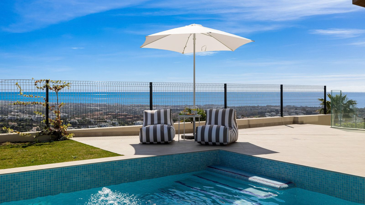 Luxury Newly Built Villa with Panoramic Sea Views in Benahavis, Malaga — photo 18