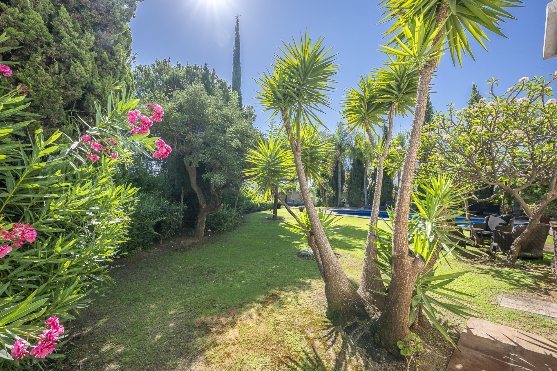 Luxury Five-Bedroom Villa in La Reserva de la Quinta, Benahavis — photo 30