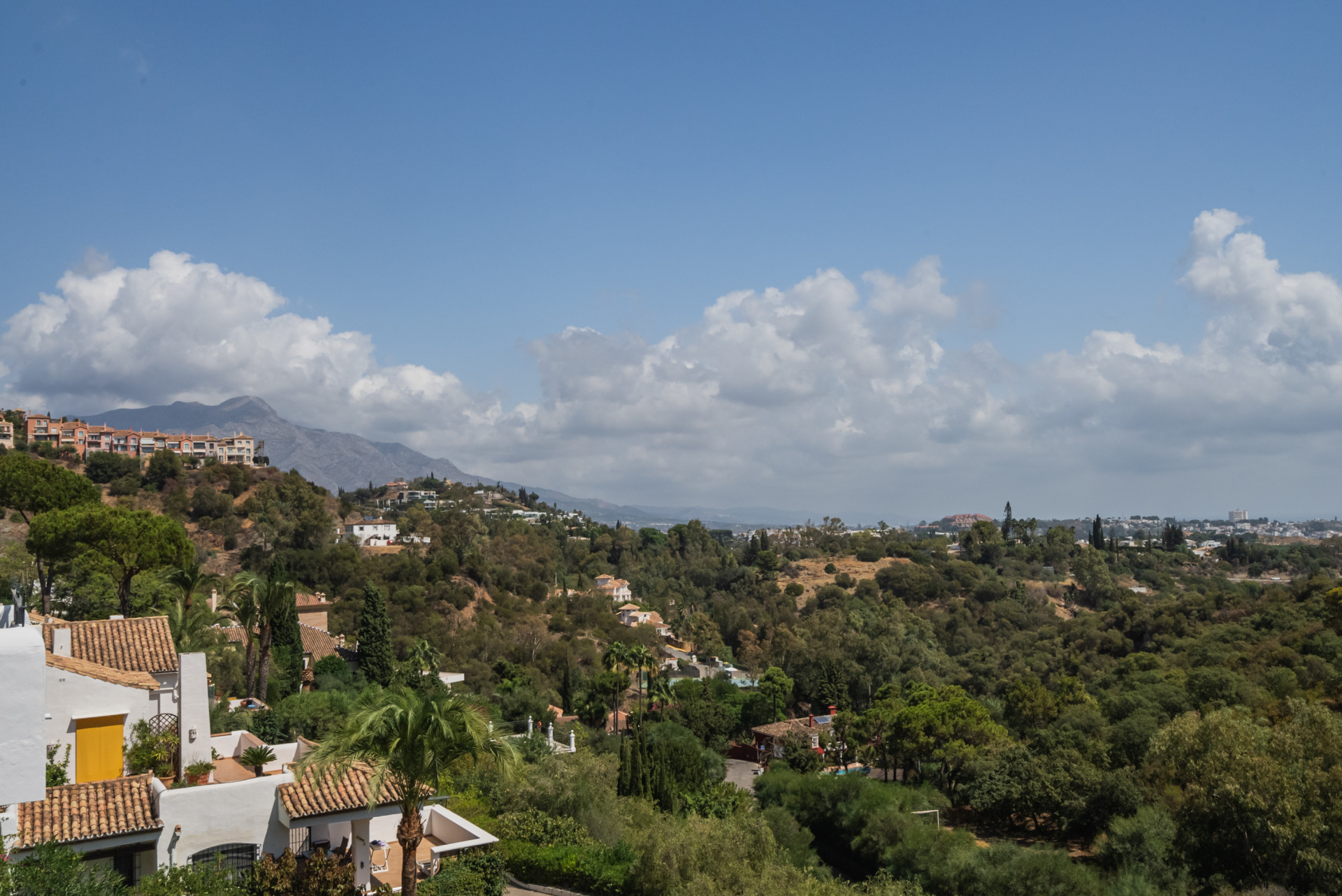 Lujoso Apartamento renovado en exclusiva Comunidad Gated, Los Almendros, Benahavis — foto 19