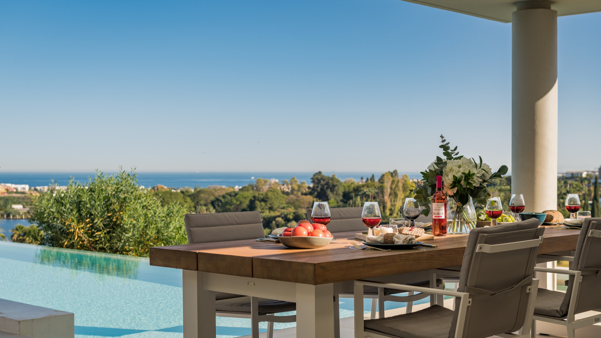 Luxe Golf Villa voor Front Line met panoramisch uitzicht in Los Flamingos, Benahavis — foto 30