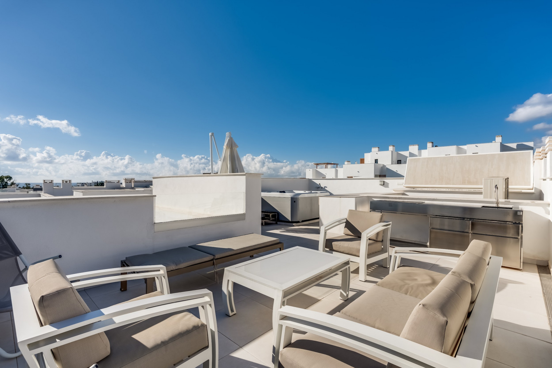 Contemporary Four-Bedroom Town House with Panoramic Views in Los Miradores del Sol, Estepona — photo 17