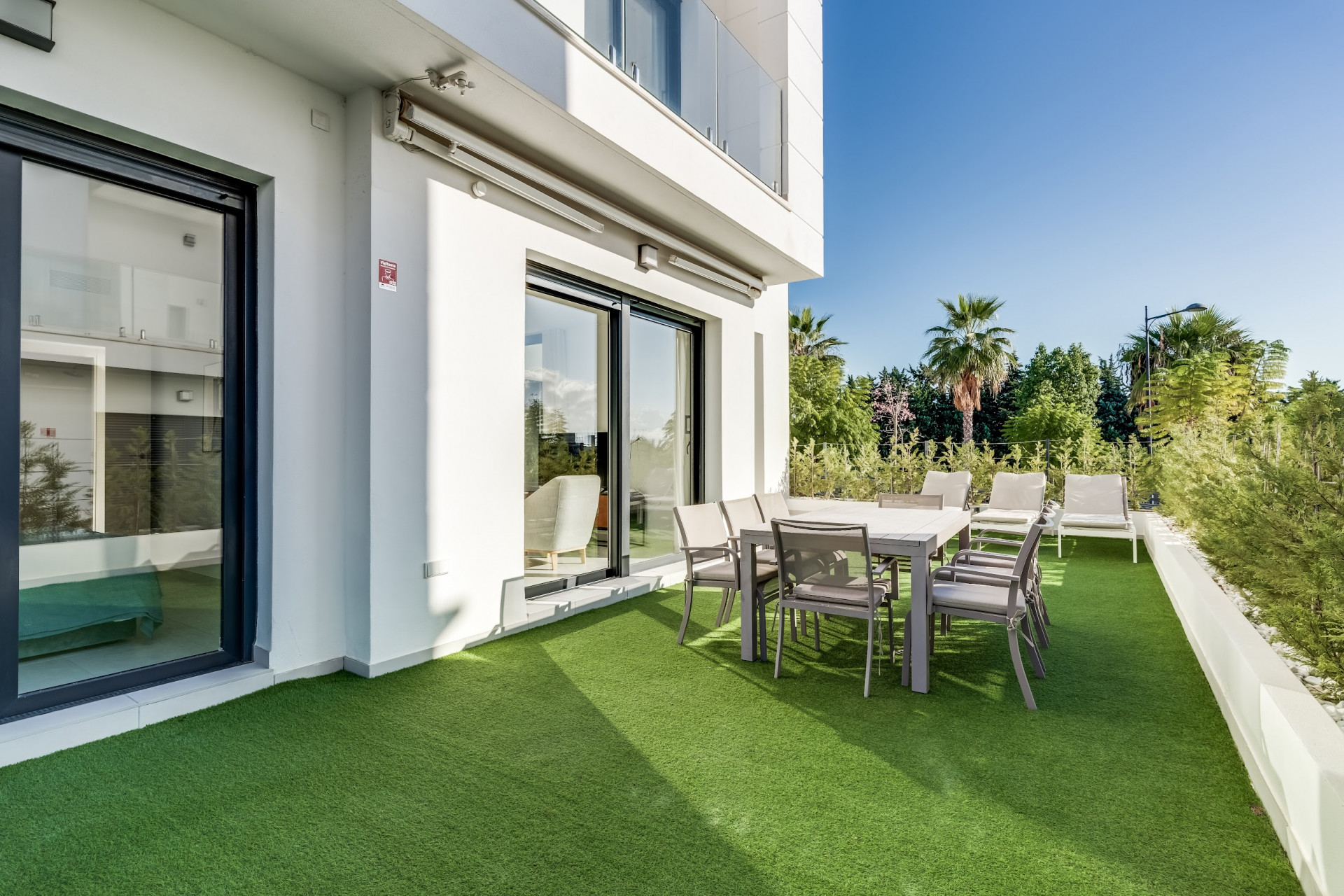 Contemporary Four-Bedroom Town House with Panoramic Views in Los Miradores del Sol, Estepona — photo 19