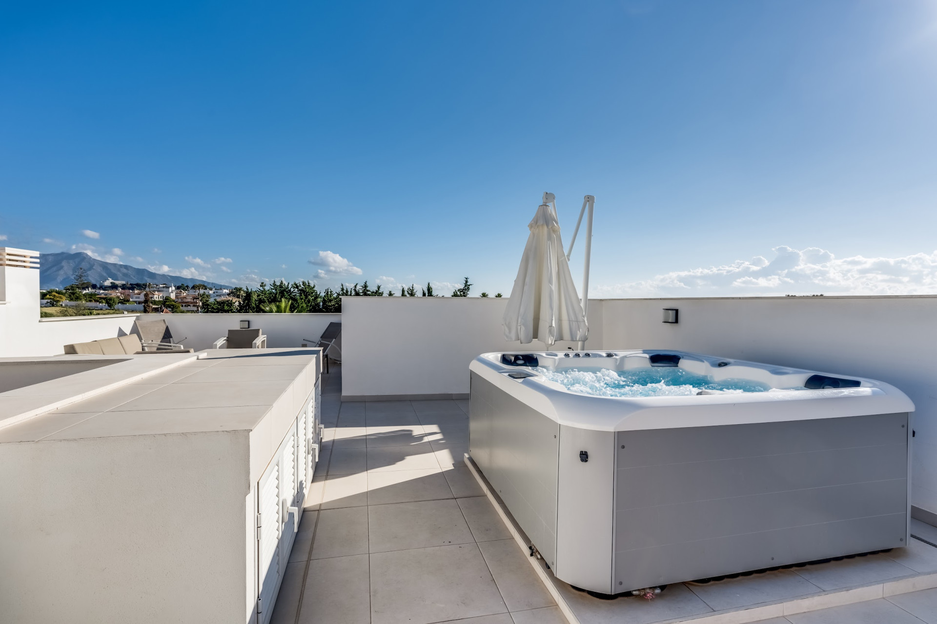Contemporary Four-Bedroom Town House with Panoramic Views in Los Miradores del Sol, Estepona — photo 21