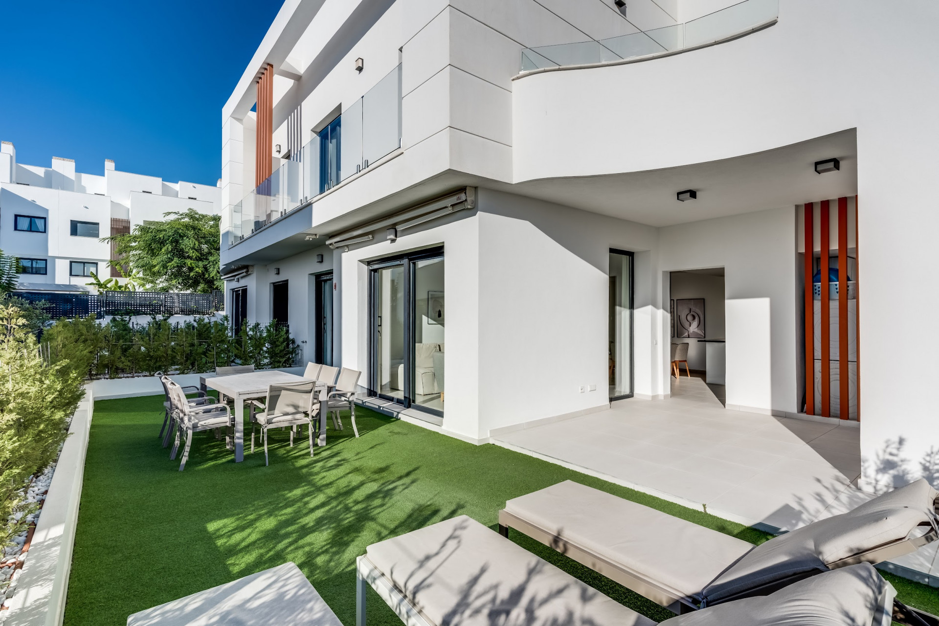 Contemporary Four-Bedroom Town House with Panoramic Views in Los Miradores del Sol, Estepona — photo 18