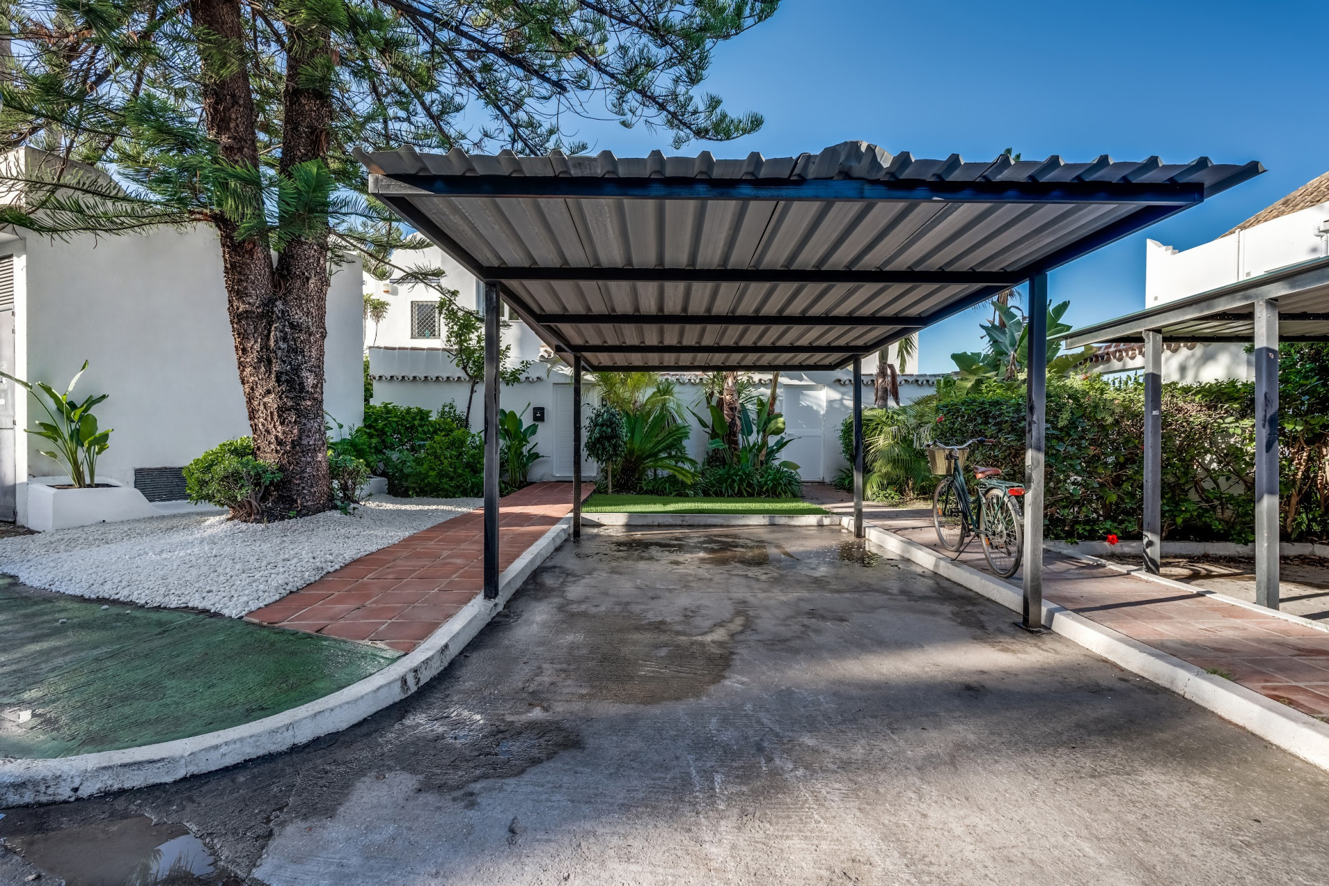 Elegantes Vierzimmer-Stadthaus in Los Potros, Nueva Andalucia — Foto 29