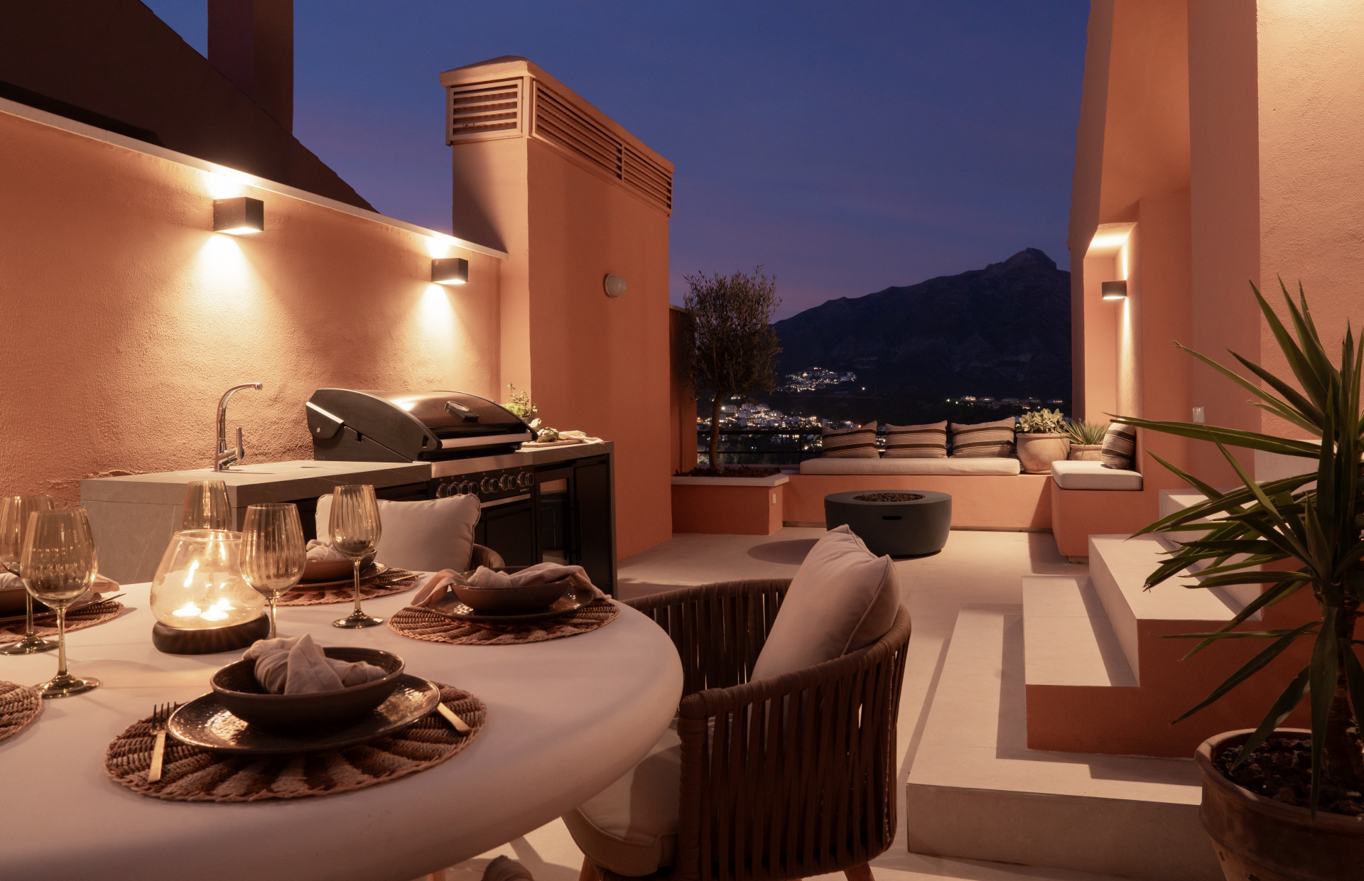 Luxurious Duplex Penthouse in Magna Marbella with Private Pool and Panoramic Views — photo 27