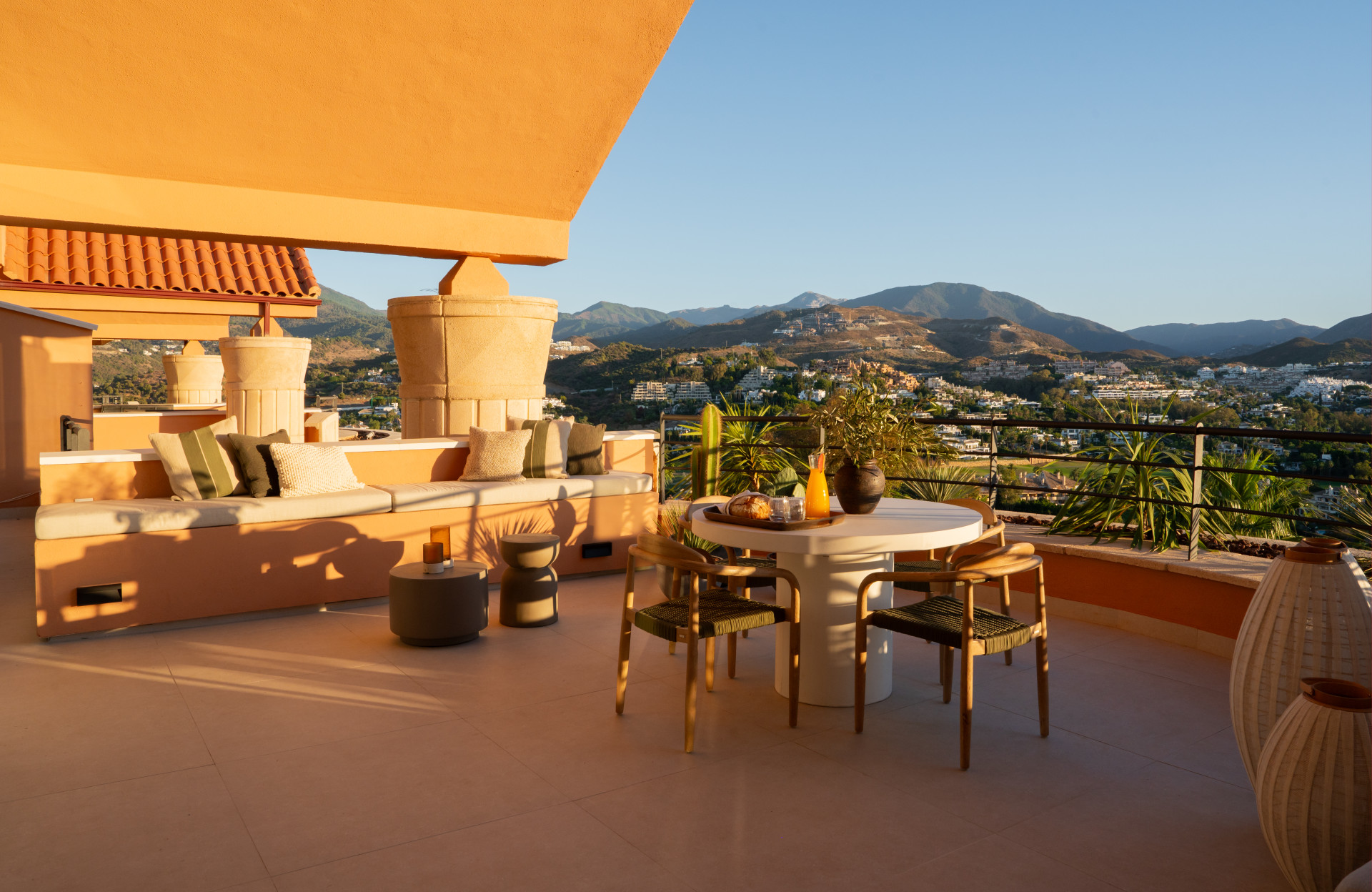 Luxurious Duplex Penthouse in Magna Marbella with Private Pool and Panoramic Views — photo 16
