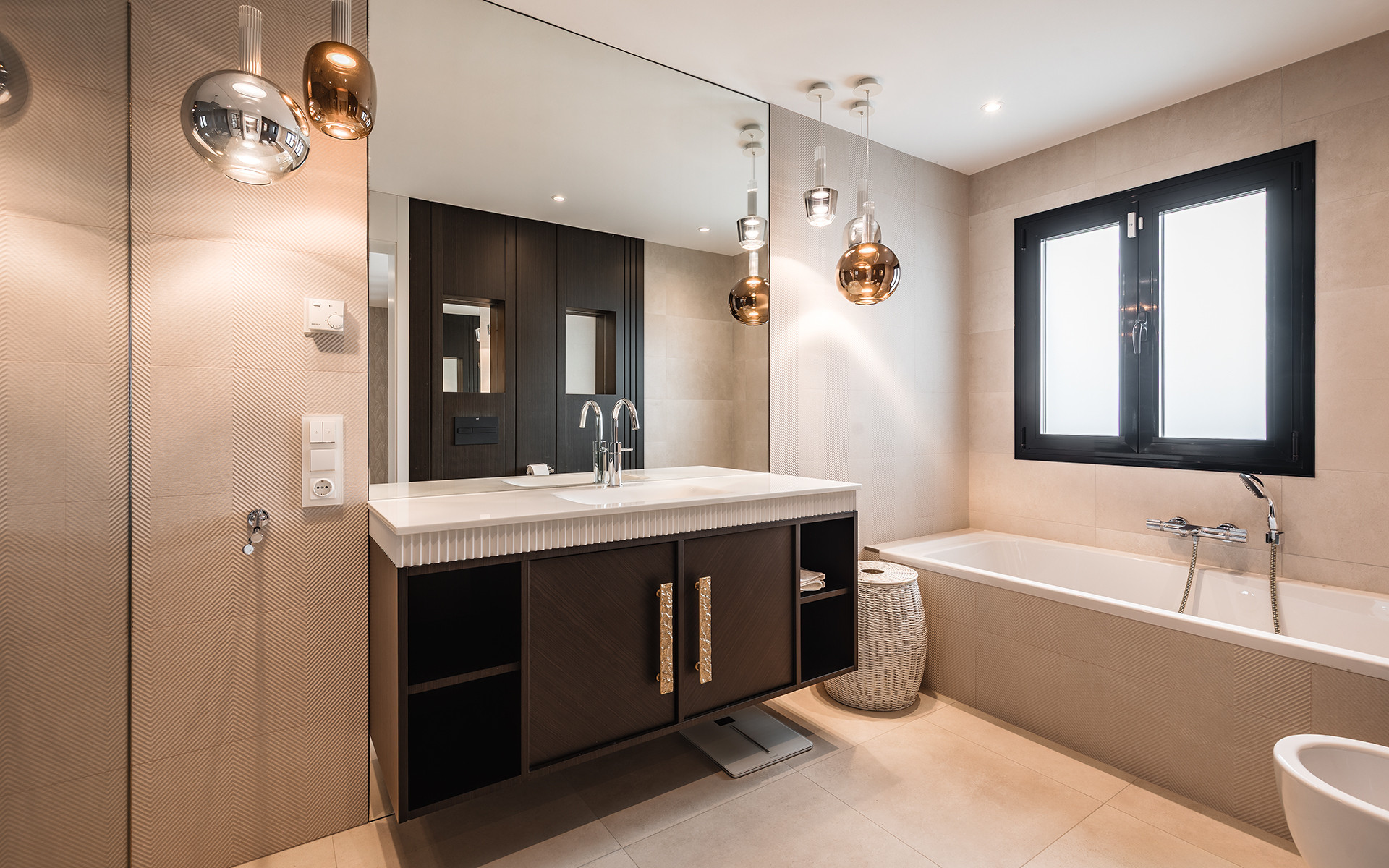 Villa reformada exquisita con casa de huéspedes y vistas panorámicas en El Madroñal, Benahavis — foto 18