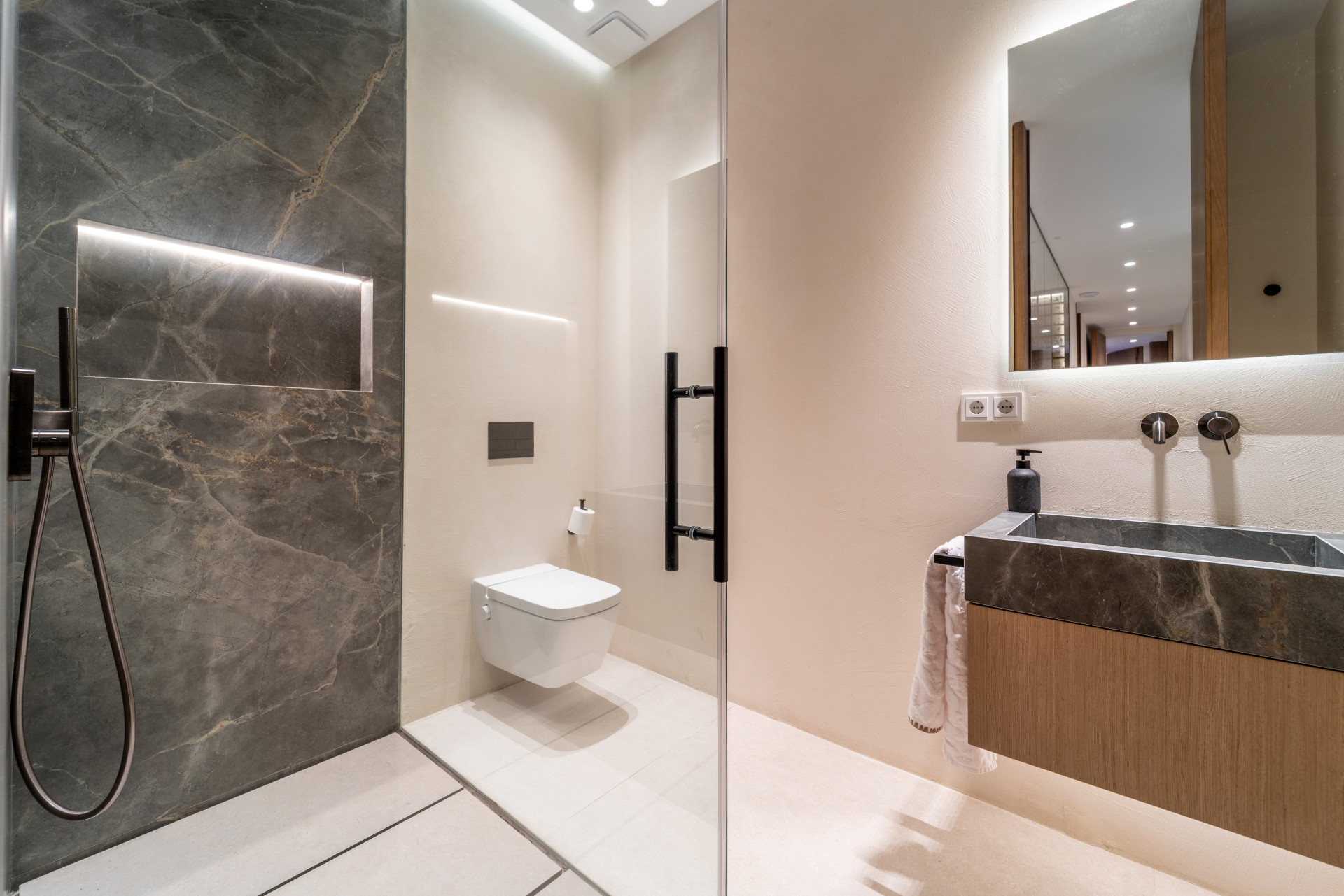 Exquisite Marke Neue Luxusvilla in Los Monteros Playa, Marbella Ost — Foto 17